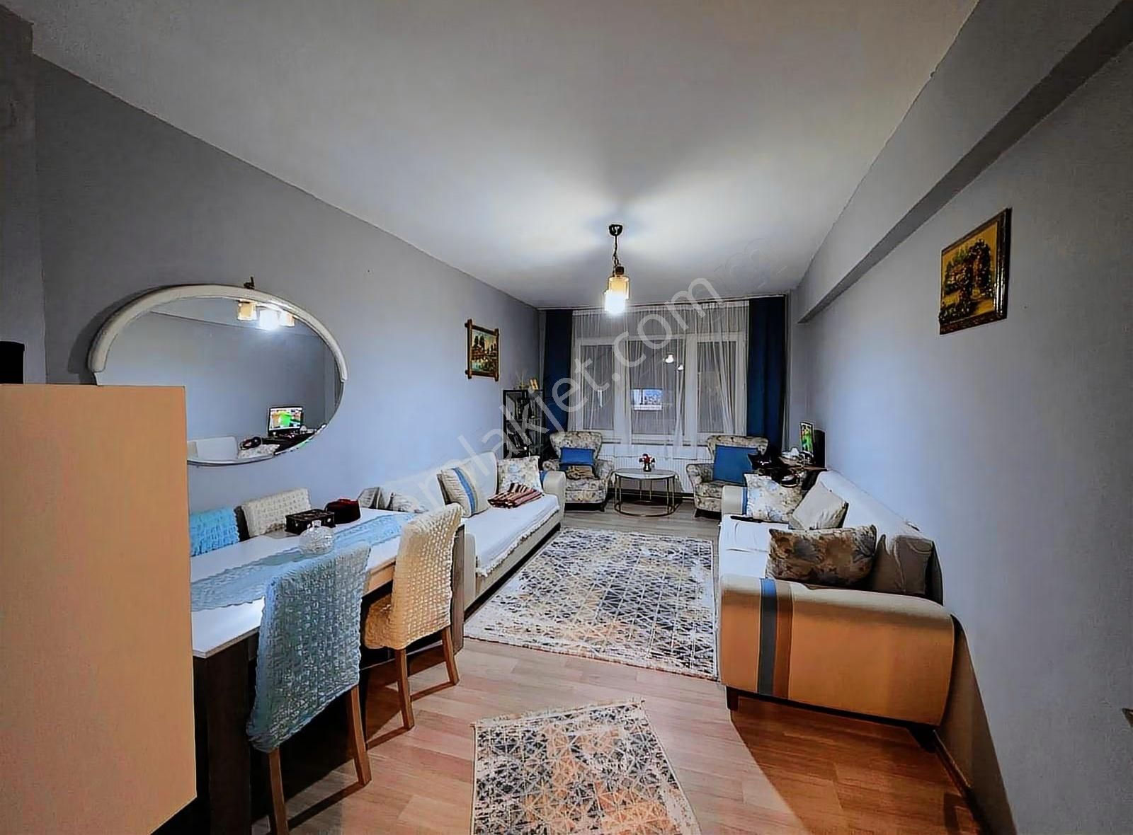 Bursa Emlak Alem-i Çarşı Merkezinde Arakat 2+1 90m2 Fırsat Daire