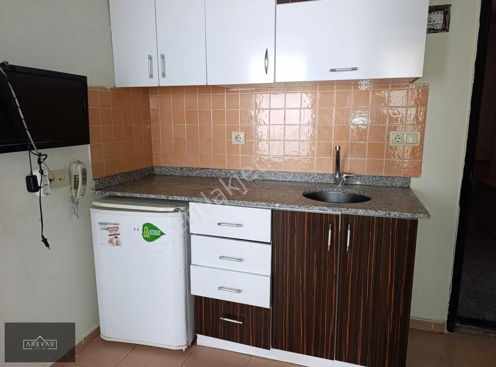 Üniversite Karşısı Güvenlikli Sitede Satılık Stüdyo Daire - Görsel 11