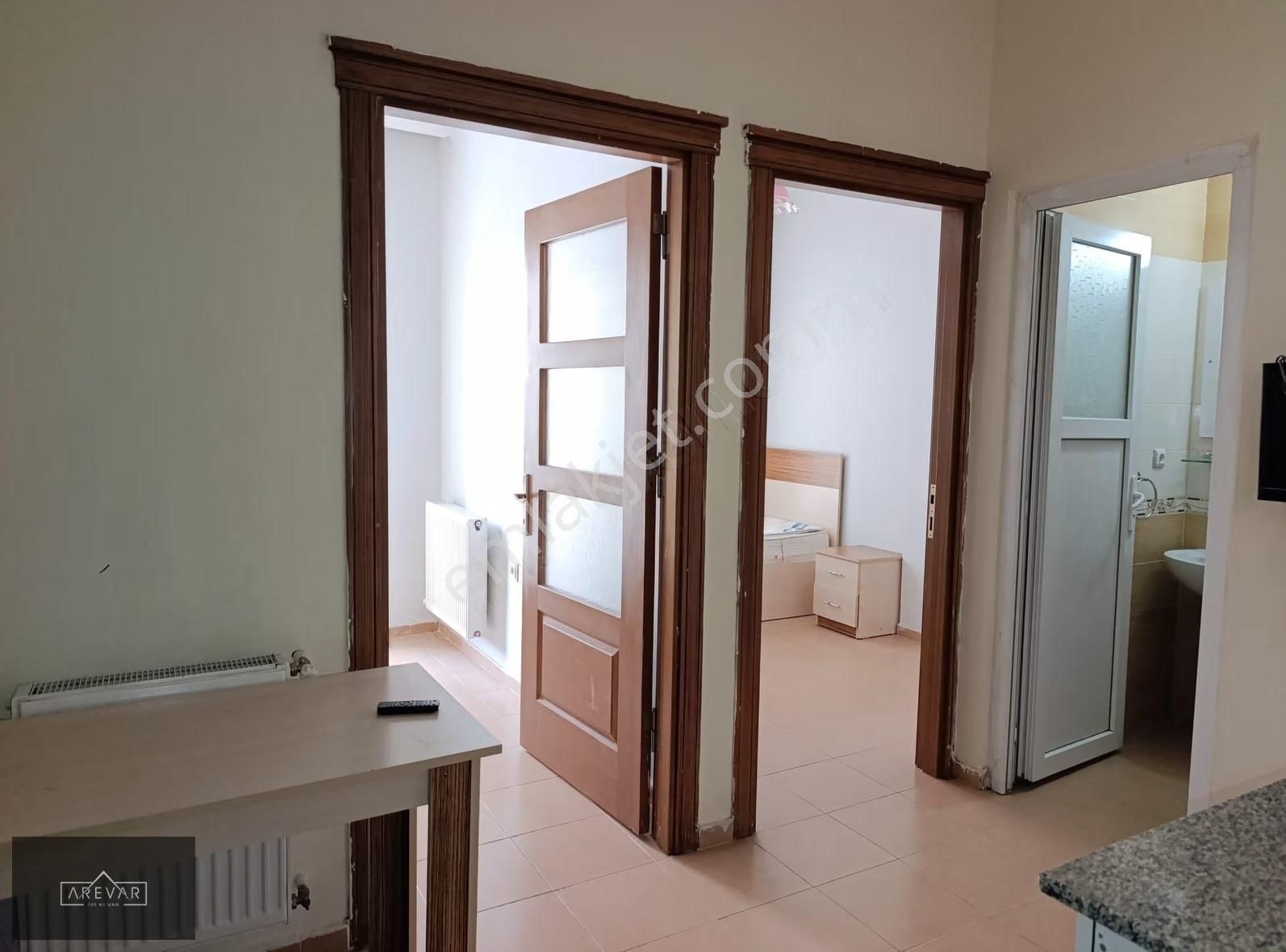 Üniversite Karşısı Güvenlikli Sitede Satılık Stüdyo Daire