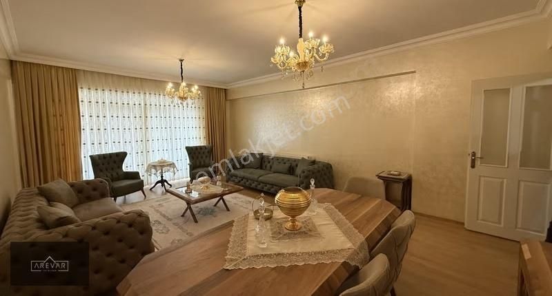 Osmangazi Mahallesi Bakımlı Geniş 3+1 Satılık Daire