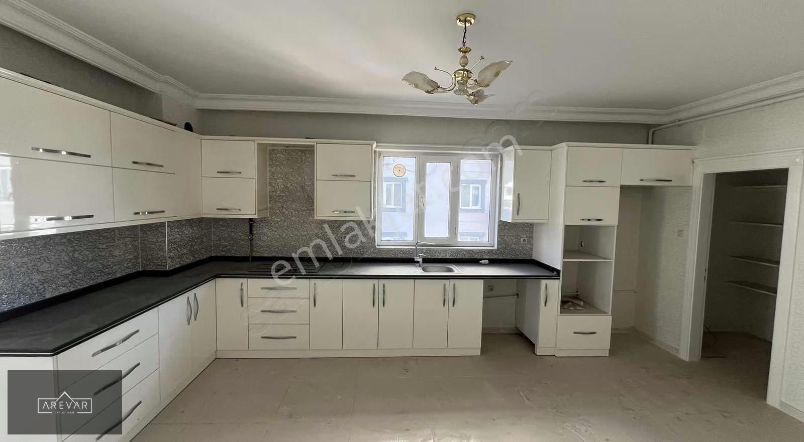 Batıkentte 260 M2 2.kat 4+1 Bakımlı Daire - Görsel 3