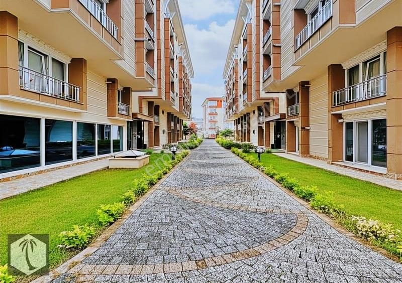 Beylikdüzü Safa Dan Site İçi Deniz Manzaralı 5+2 Fırsat Daire !!