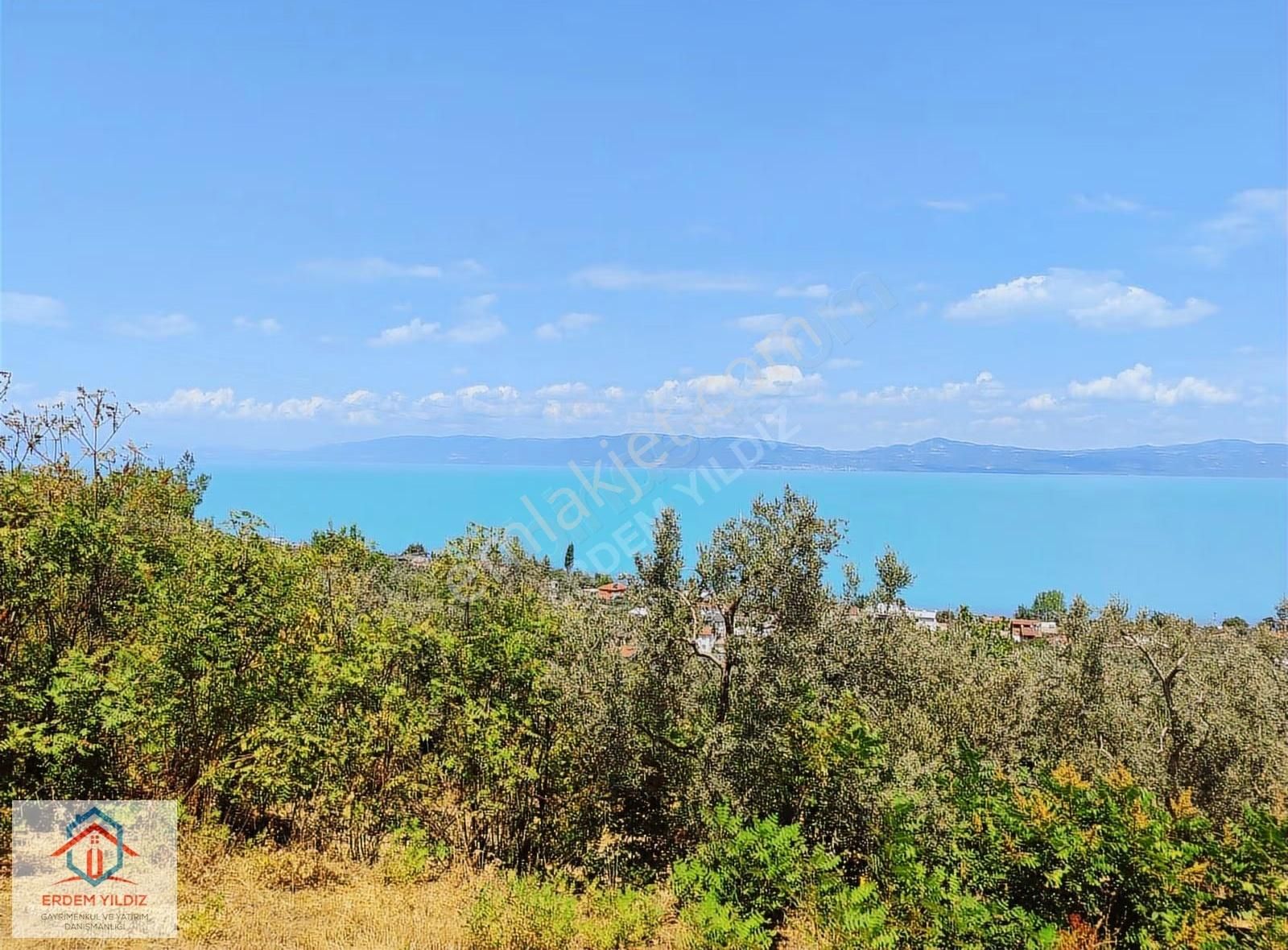 Erdem Yıldız'dan Full Göl Manzaralı Resmi Yolu Olan Fırsat Tarla - Görsel 3