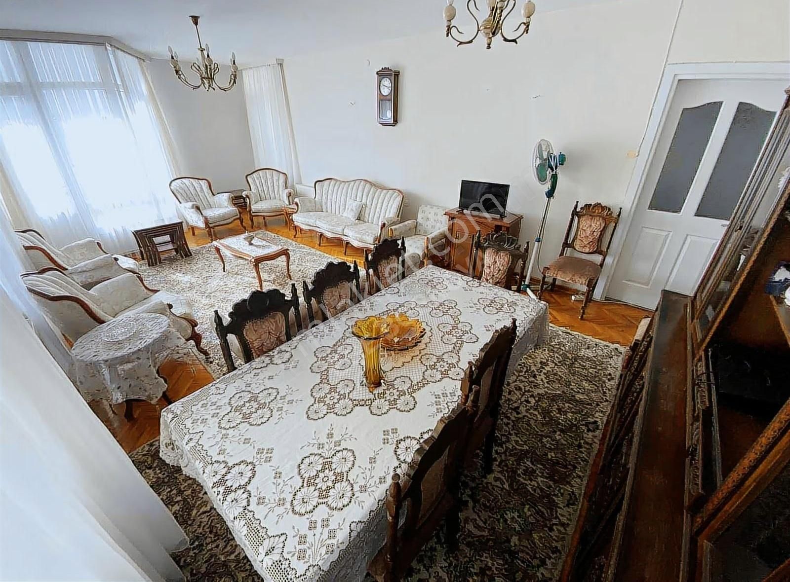 İzmirspor Metro Yakını Bakımlı, Full Eşyalı 2+1 Kiralık Daire - Görsel 14