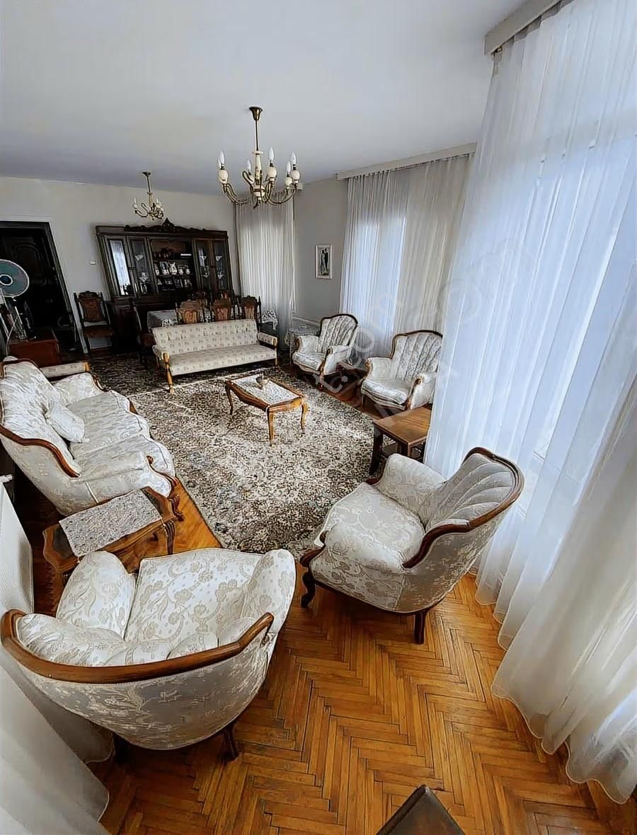 İzmirspor Metro Yakını Bakımlı, Full Eşyalı 2+1 Kiralık Daire - Görsel 2