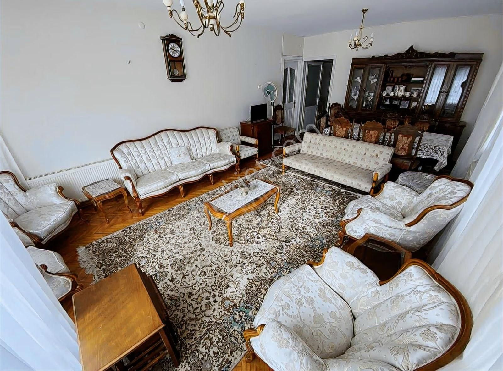 İzmirspor Metro Yakını Bakımlı, Full Eşyalı 2+1 Kiralık Daire - Görsel 16