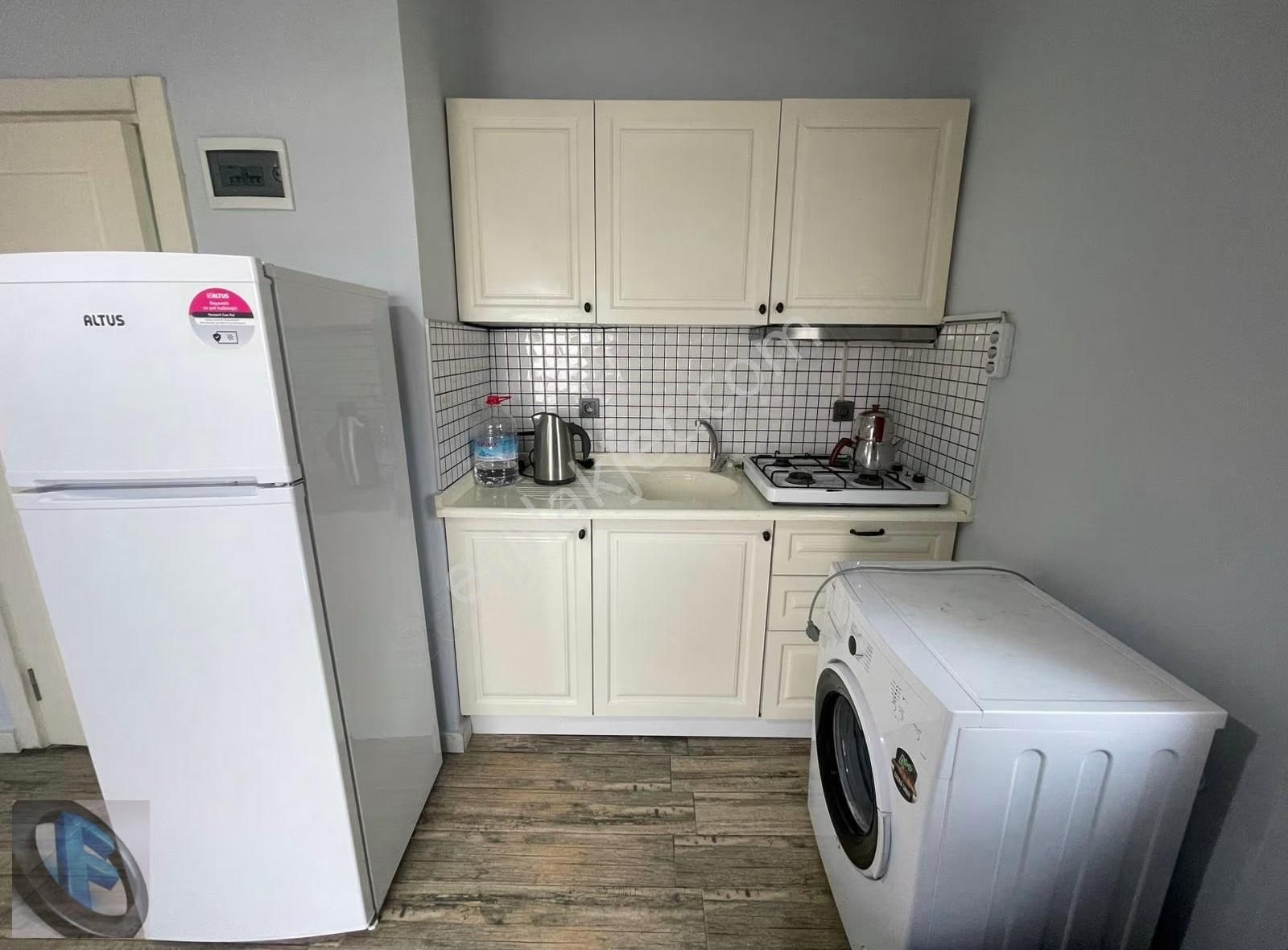 Favori'den Merkezde Denize 1dk Yürüme Mesafesinde Eşyalı 1+1 - Görsel 7