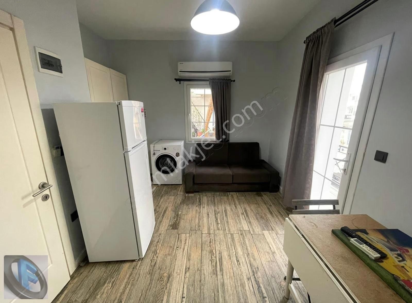 Favori'den Merkezde Denize 1dk Yürüme Mesafesinde Eşyalı 1+1 - Görsel 4