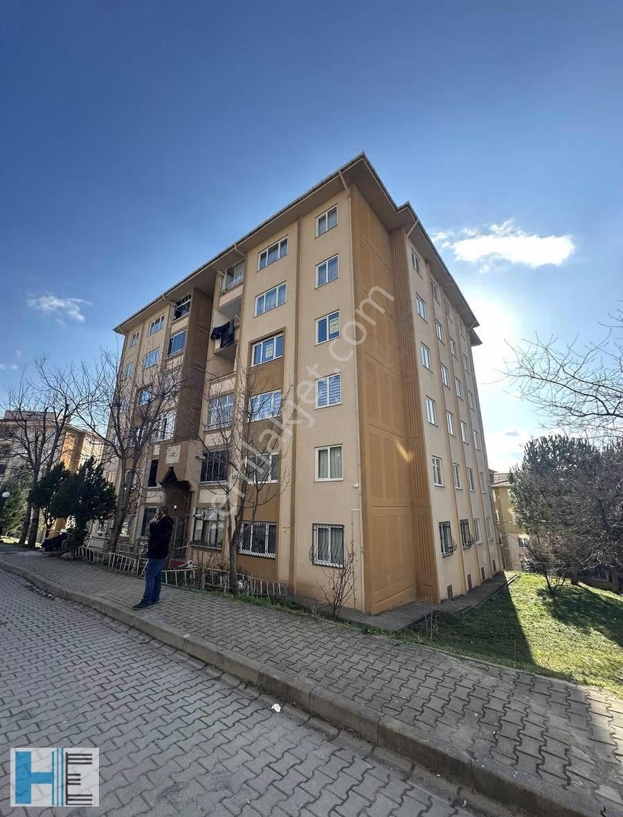 Akhisar Toki De Kiralık 3+1 Daire