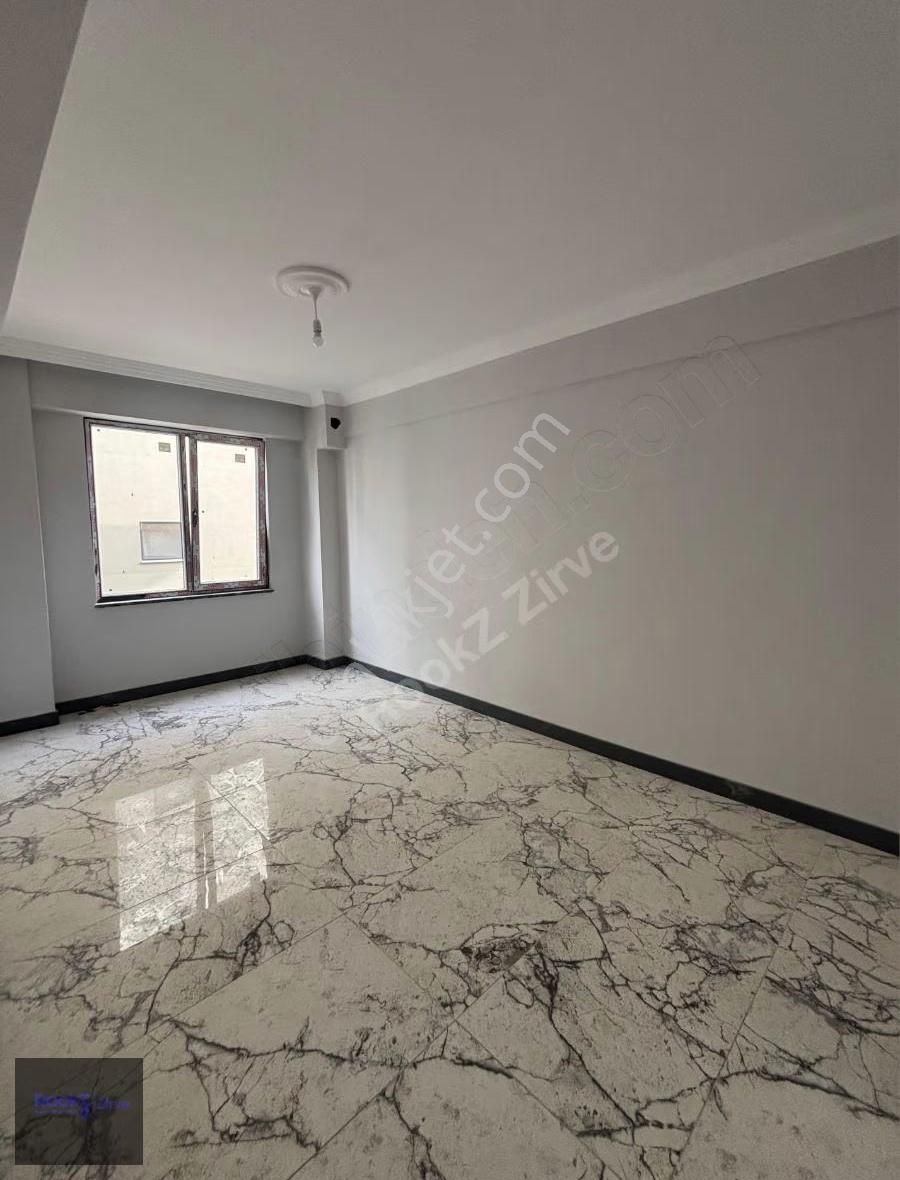Yalova Çiftlikköy Atatürk Caddesinde Satılık Ebeveyn Banyolu 2+1 - Görsel 15