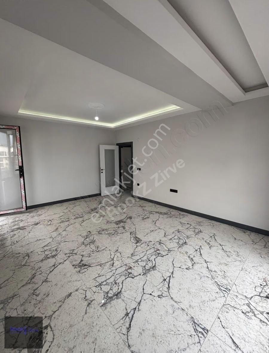 Yalova Çiftlikköy Atatürk Caddesinde Satılık Ebeveyn Banyolu 2+1 - Görsel 9