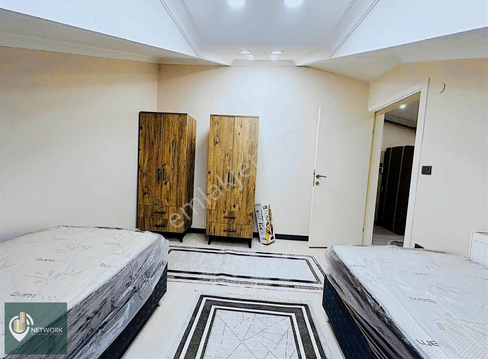 +eşyalı+cadde Paralelinde Levent'e Yakın Konumda Teraslı 1+1 - Görsel 2