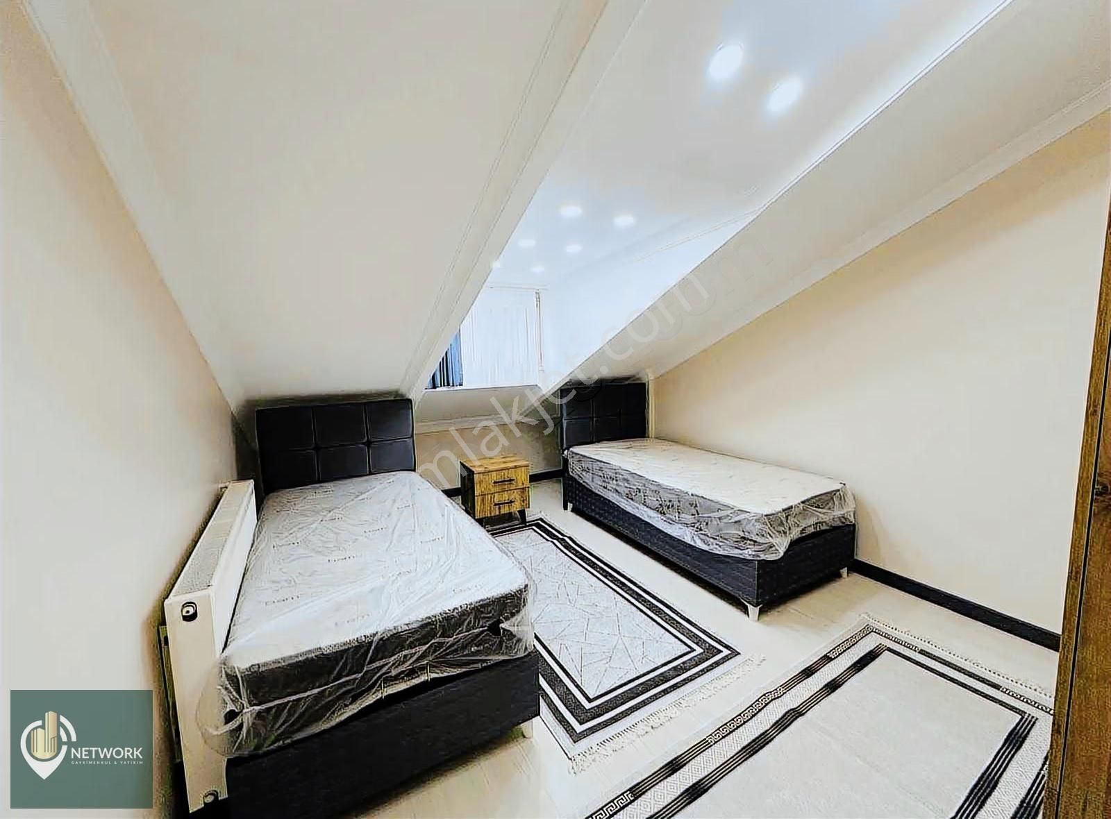 +eşyalı+cadde Paralelinde Levent'e Yakın Konumda Teraslı 1+1 - Görsel 14