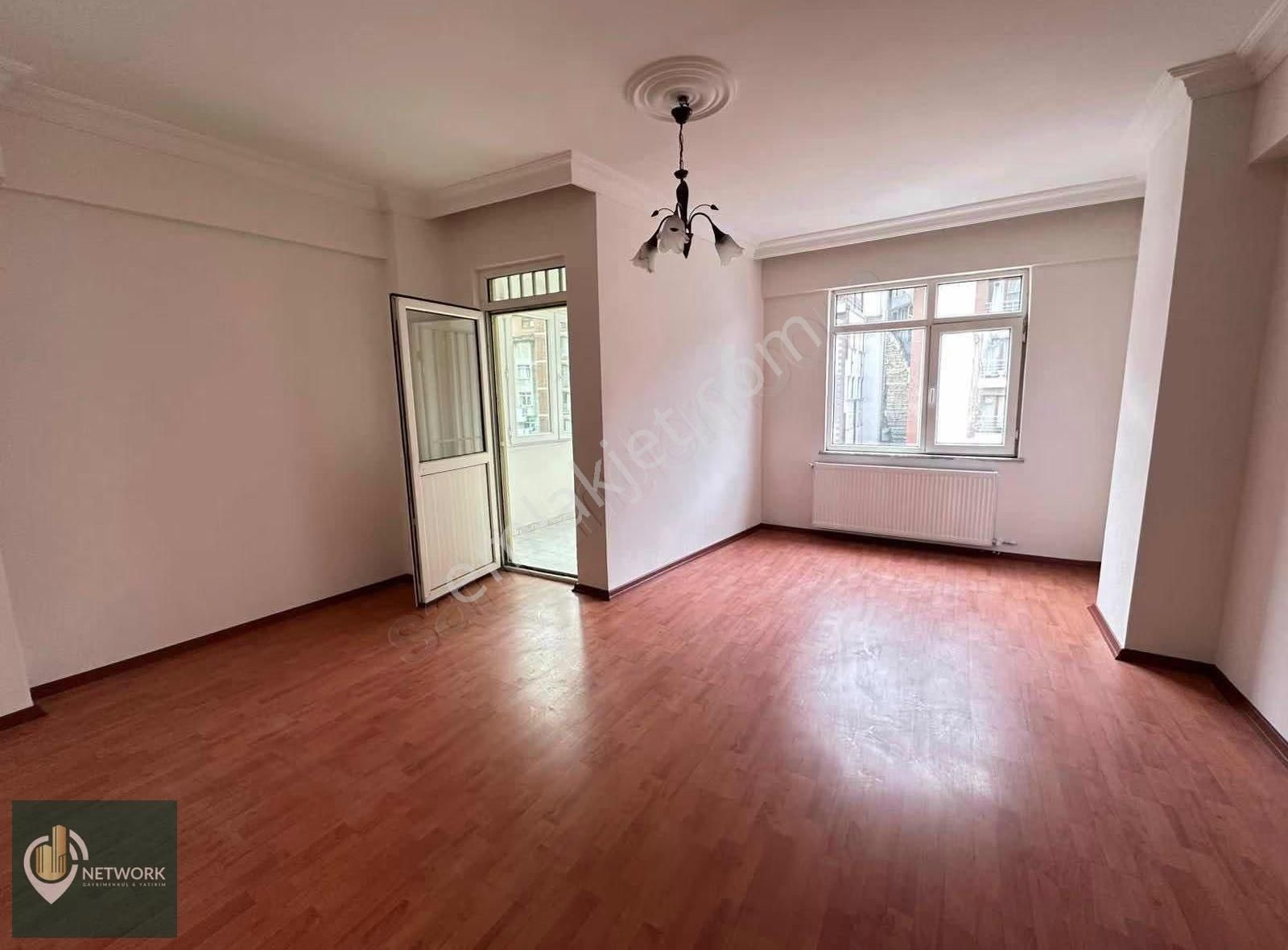 +cadde Üzeri+levent'e Yakın Ulaşım Sorunu Olmayan Bölgede 3+1 - Görsel 3