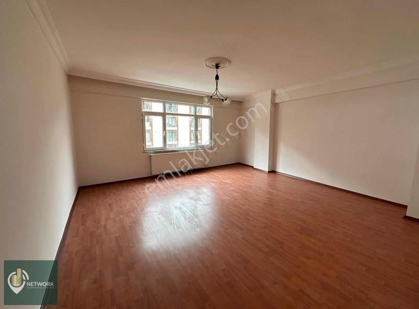 +cadde Üzeri+levent'e Yakın Ulaşım Sorunu Olmayan Bölgede 3+1