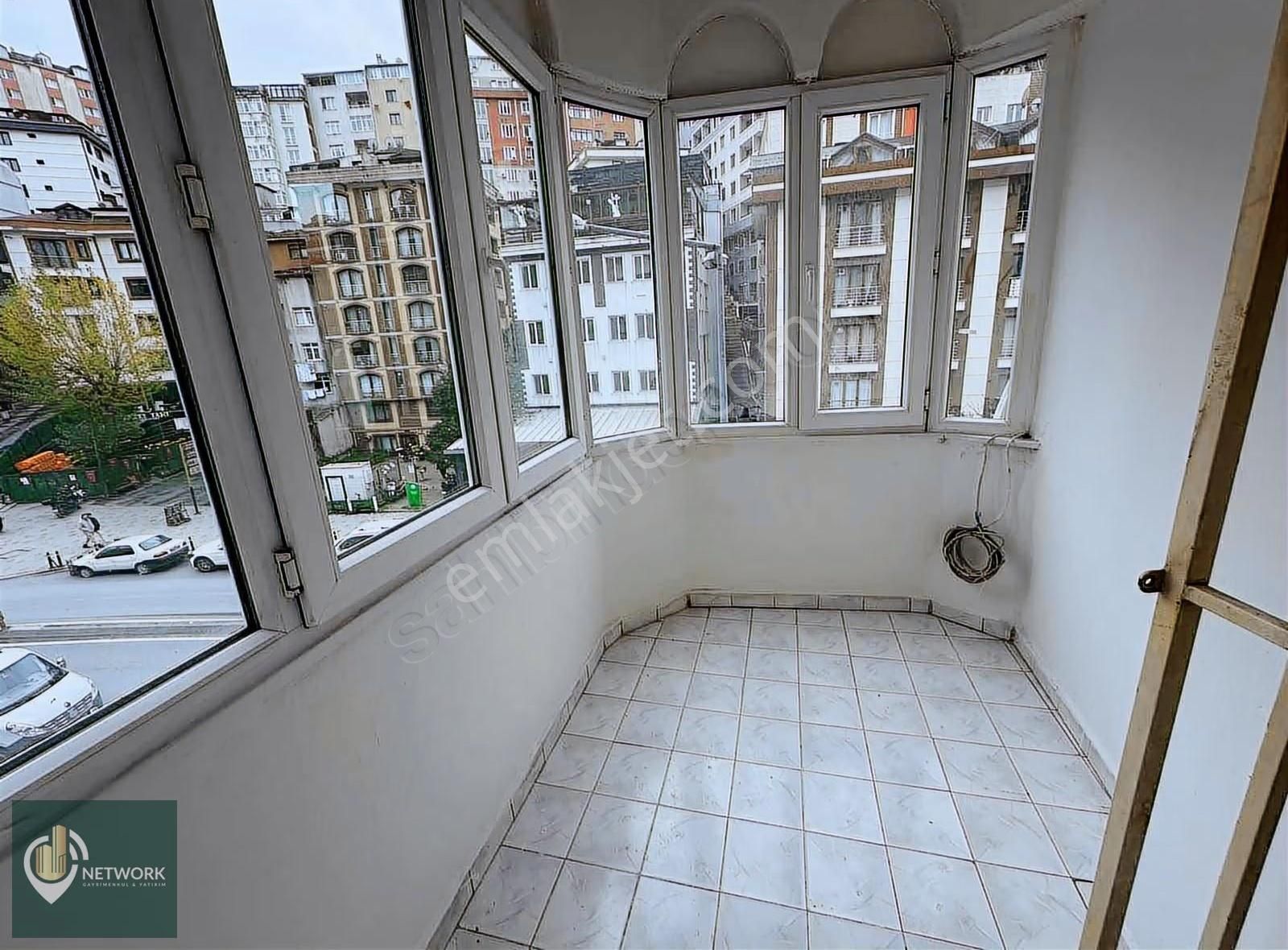 +cadde Üzeri+levent'e Yakın Ulaşım Sorunu Olmayan Bölgede 3+1 - Görsel 12