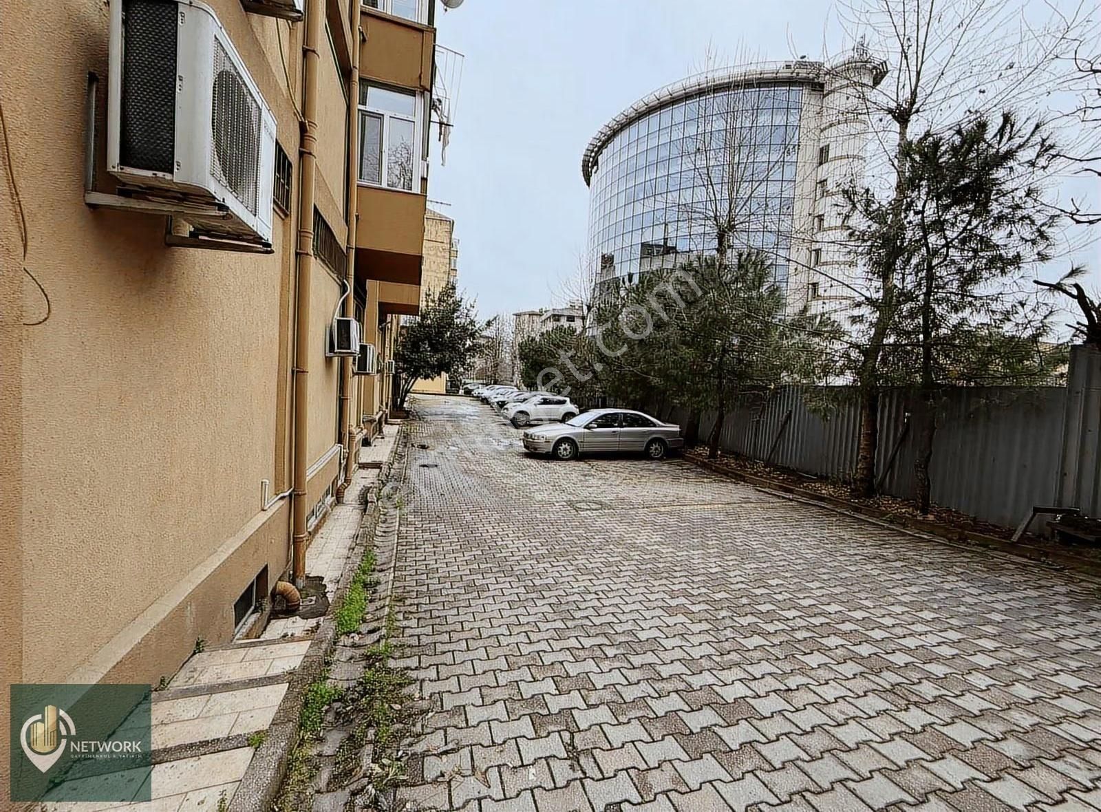 +barbaros Bulvarı Üzeri+merkezi Konumda Asansörlü-otoparklı 2+1 - Görsel 28