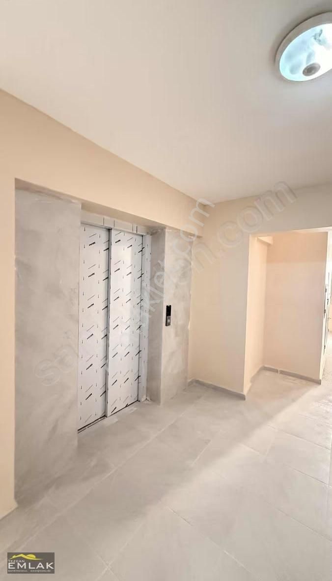 Esenler Bayar Evlerinde Ara Kat Ön Cephe 3+1 - Görsel 8