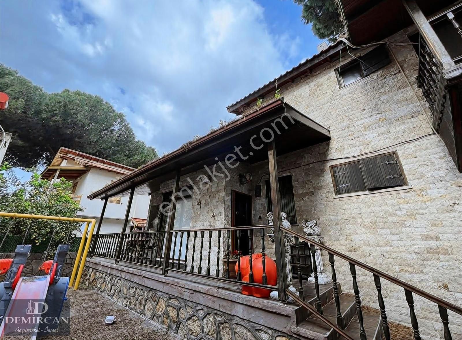 Özdere'de Denize 100 M Masrafsız Satılık Villa (demircan)