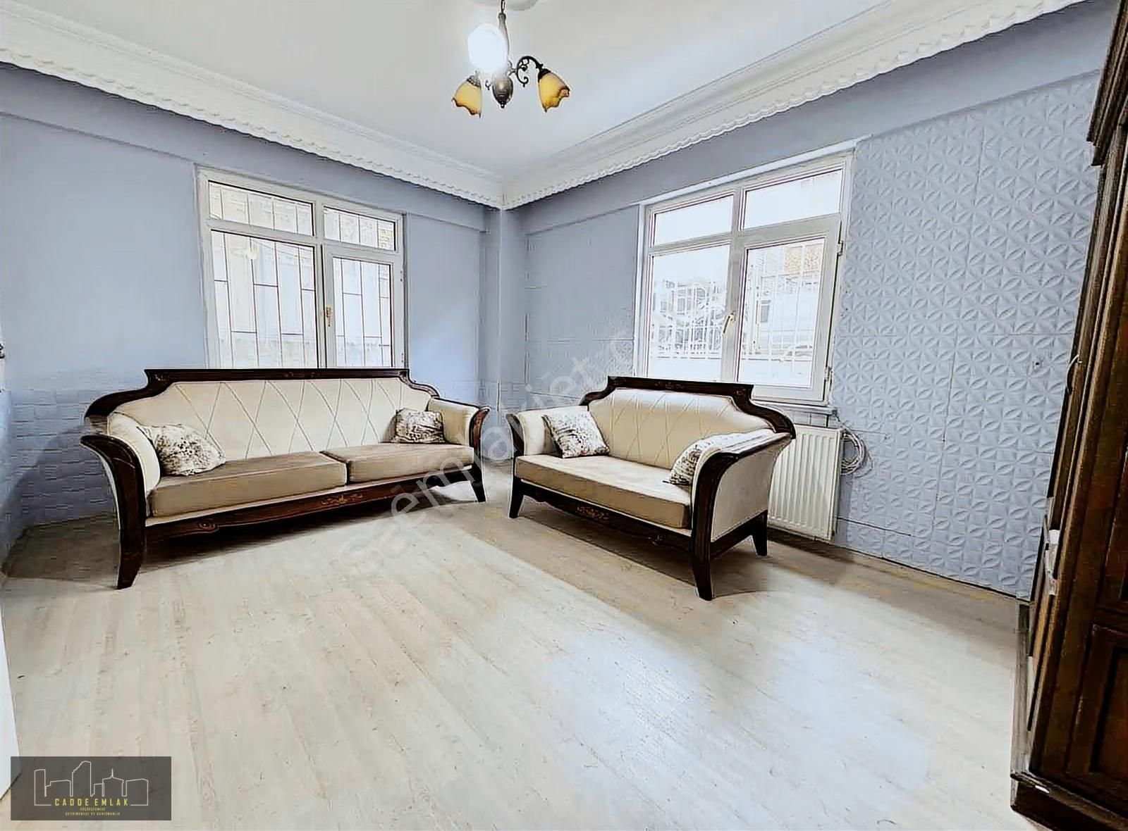 Cadde Emlak Yeşilova Mah 2+1 70 M2 Kredili Yüksek Camlı B Katı