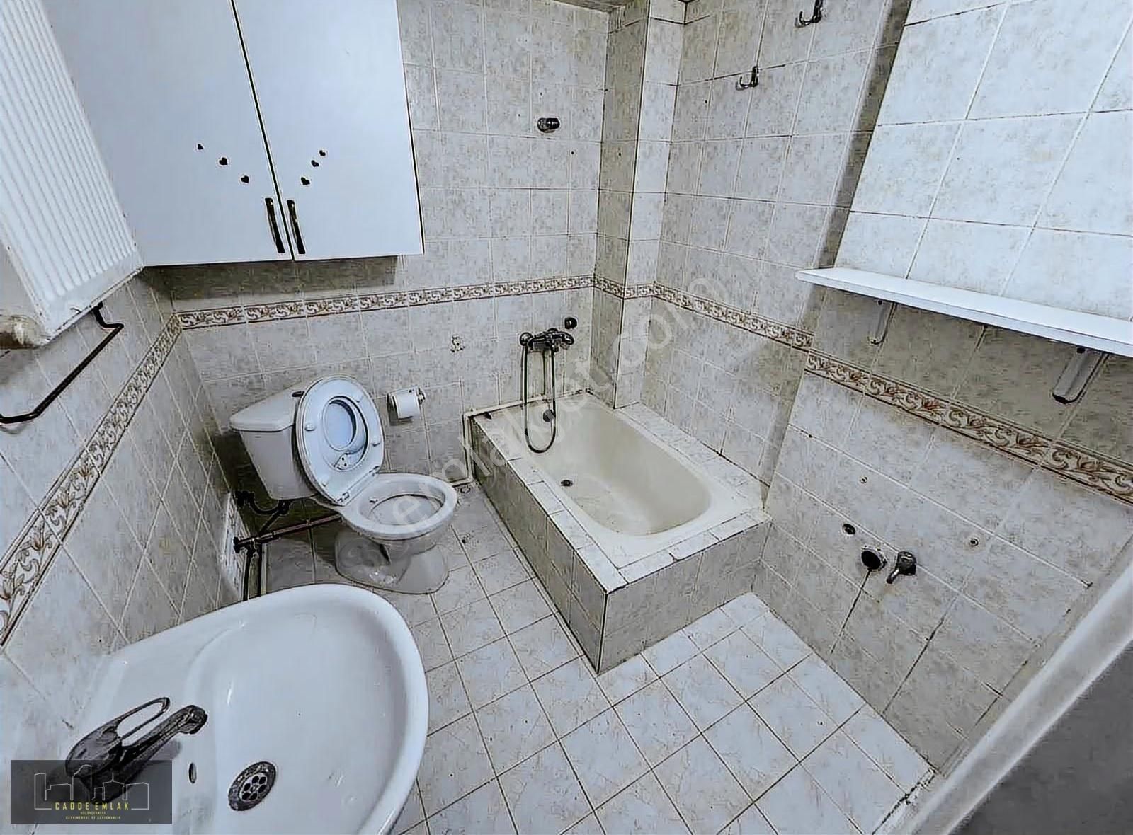 Cadde Emlak Yeşilova Mah 2+1 70 M2 Kredili Yüksek Camlı B Katı - Görsel 4