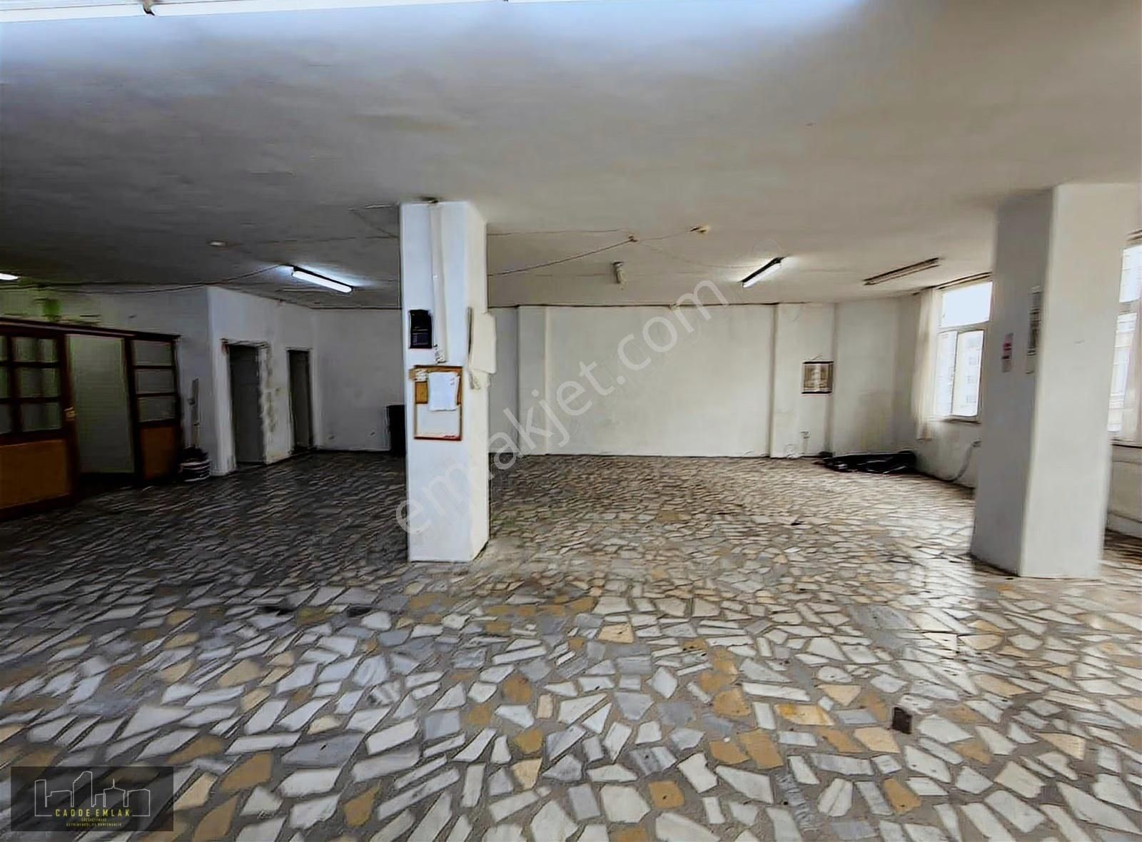 Cadde Emlak Gültepe Beşyola Çok Yakın 165 M2 Asansörlü Dükkan - Görsel 10