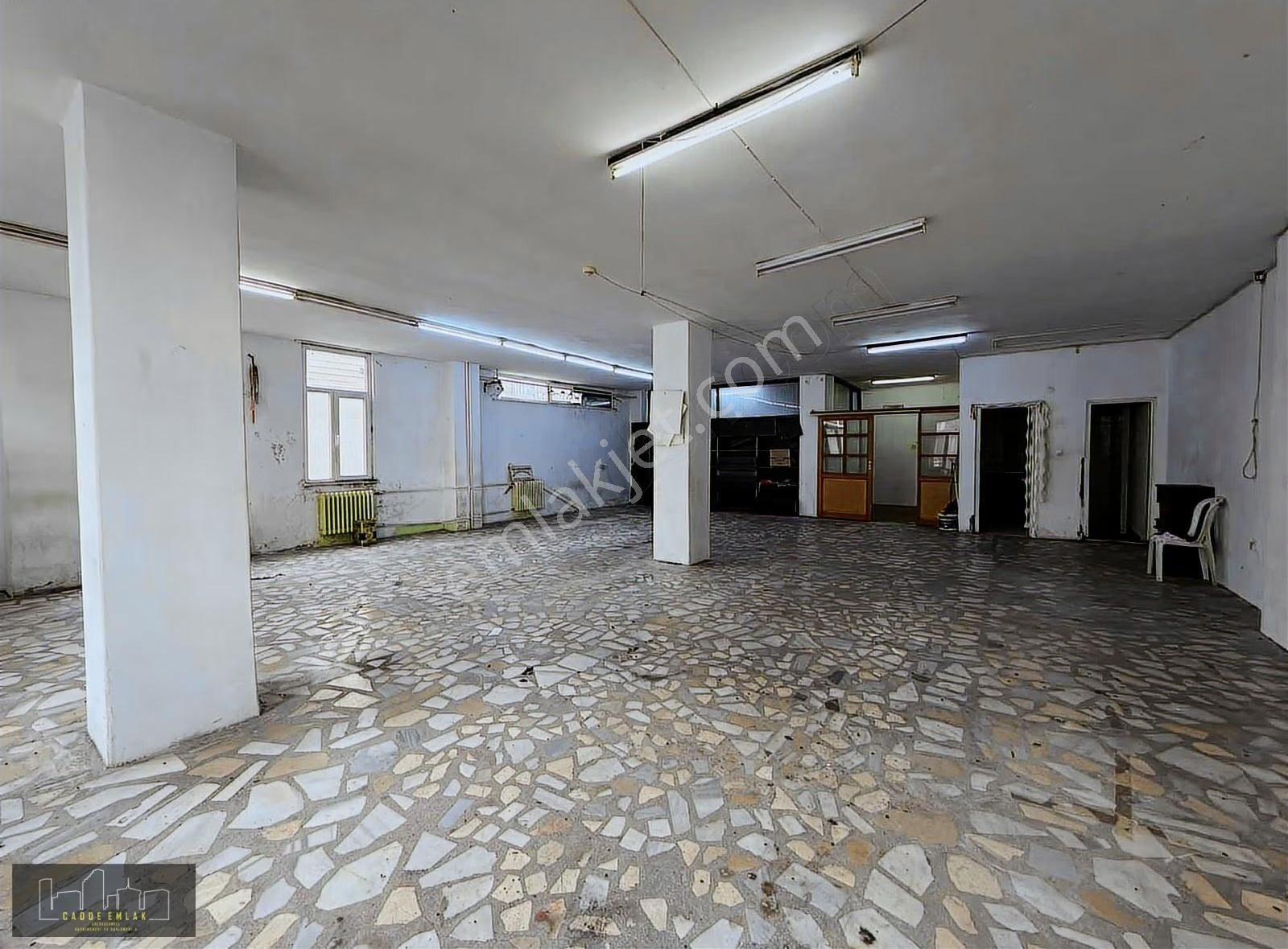 Cadde Emlak Gültepe Beşyola Çok Yakın 165 M2 Asansörlü Dükkan - Görsel 8