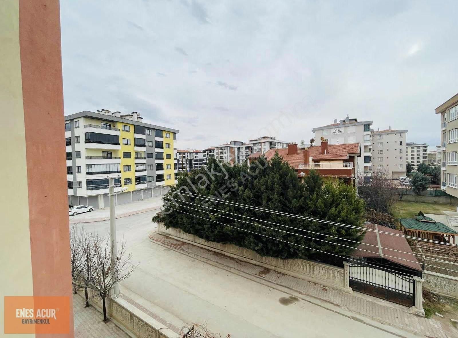 Enes Acur' Dan Hamzaoğlunda 3+1 Arakat Geniş Daire ! - Görsel 20