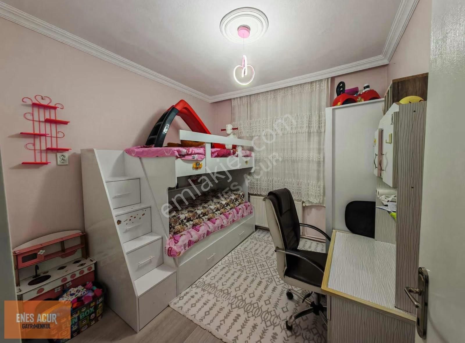 Enes Acur' Dan Cumhuriyet Mah. 3+1 Bakımlı Satılık Daire ! - Görsel 3