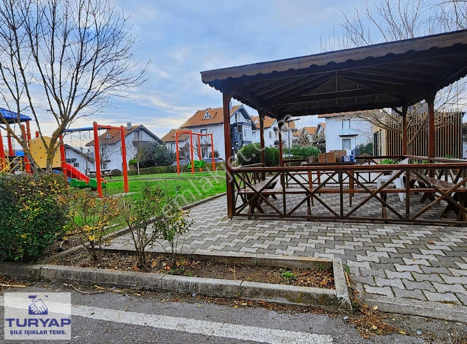 Şile Ahmetli Güvenlikli Havuzlu Sitede Satılık Müstakil Turyap - Görsel 17