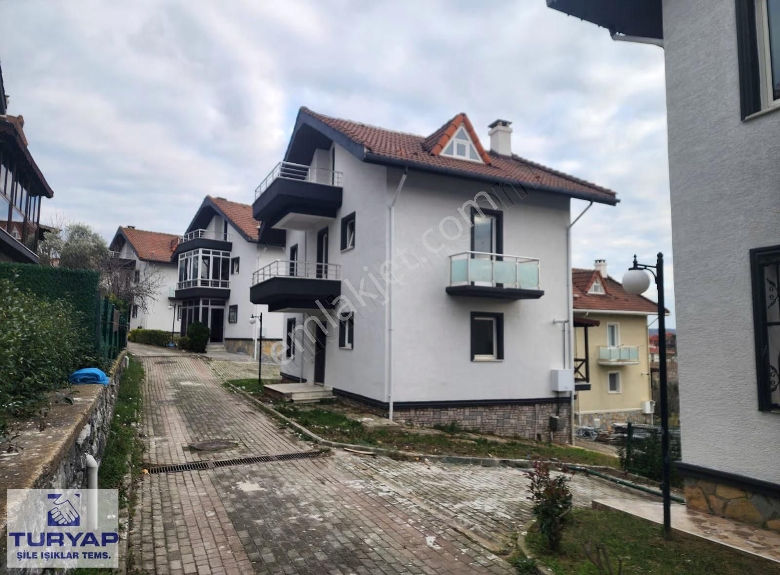 Şile Ahmetli Güvenlikli Havuzlu Sitede Satılık Müstakil Turyap - Görsel 27