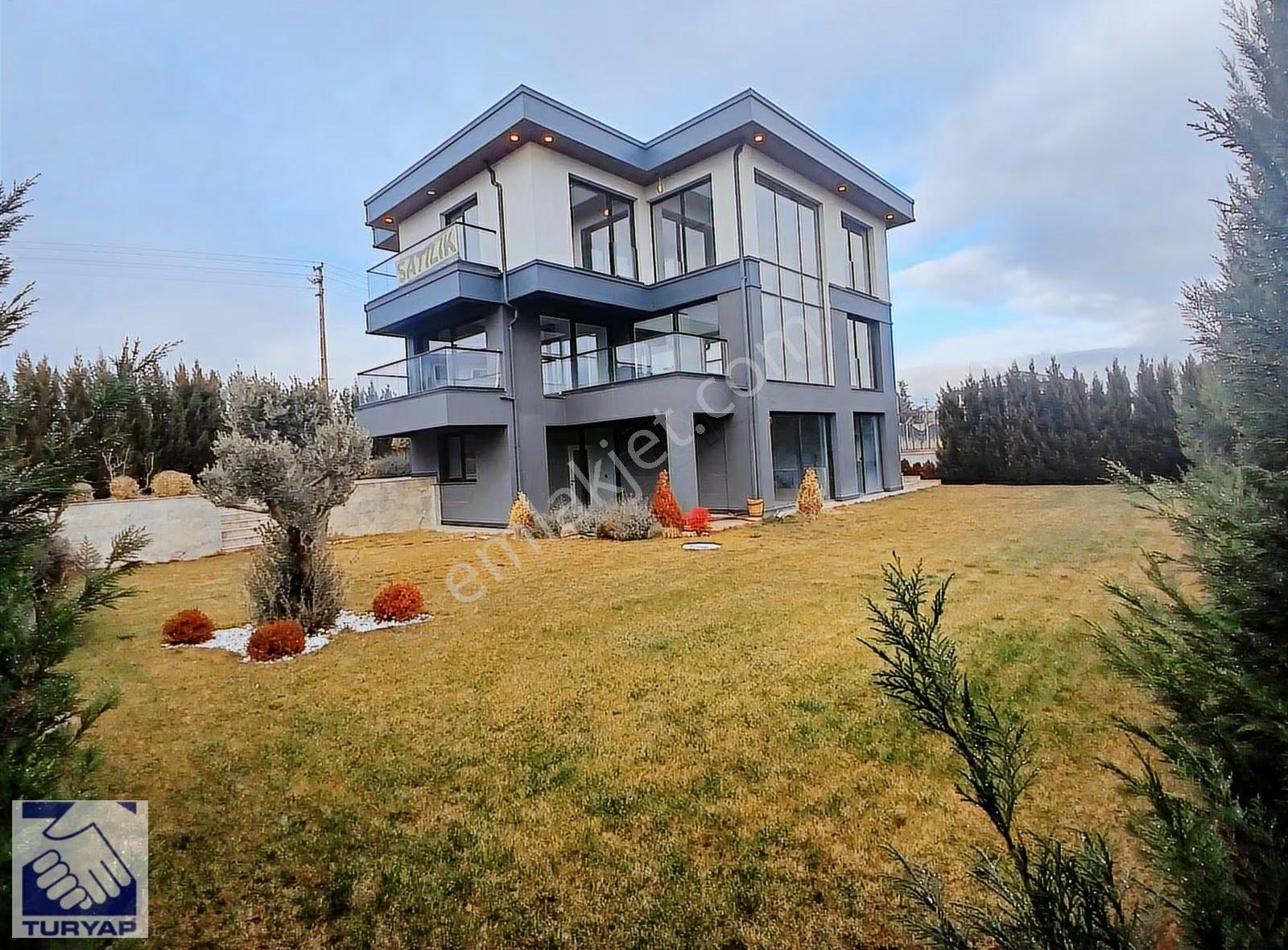 Gölbaşında Harika Konumda Eksiksiz Oturuma Hazır Villa - Görsel 2