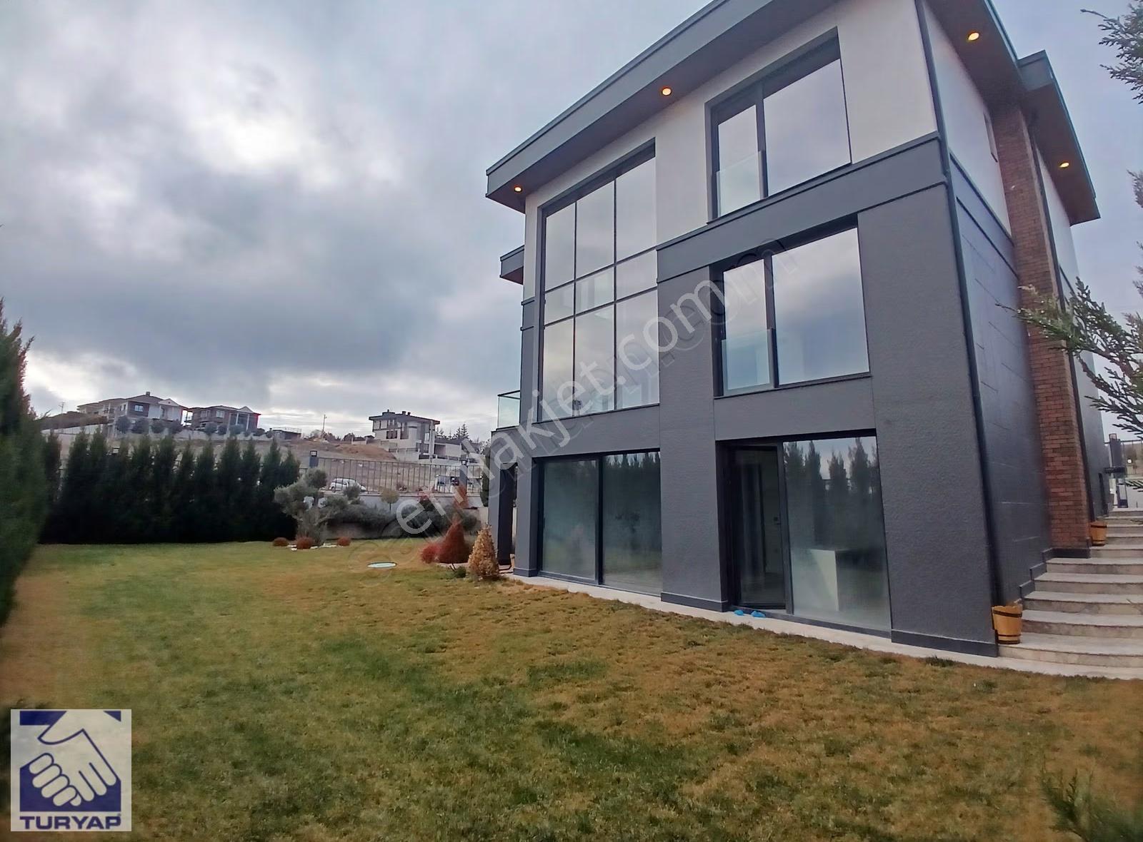 Gölbaşında Harika Konumda Eksiksiz Oturuma Hazır Villa - Görsel 29