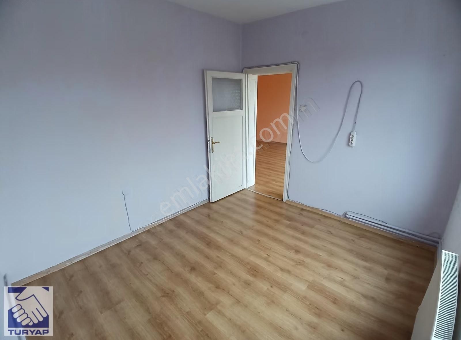 Aşağıeğlencede Merkezi Konumlu Ara Kat Kiralık 3+1 Daire - Görsel 2