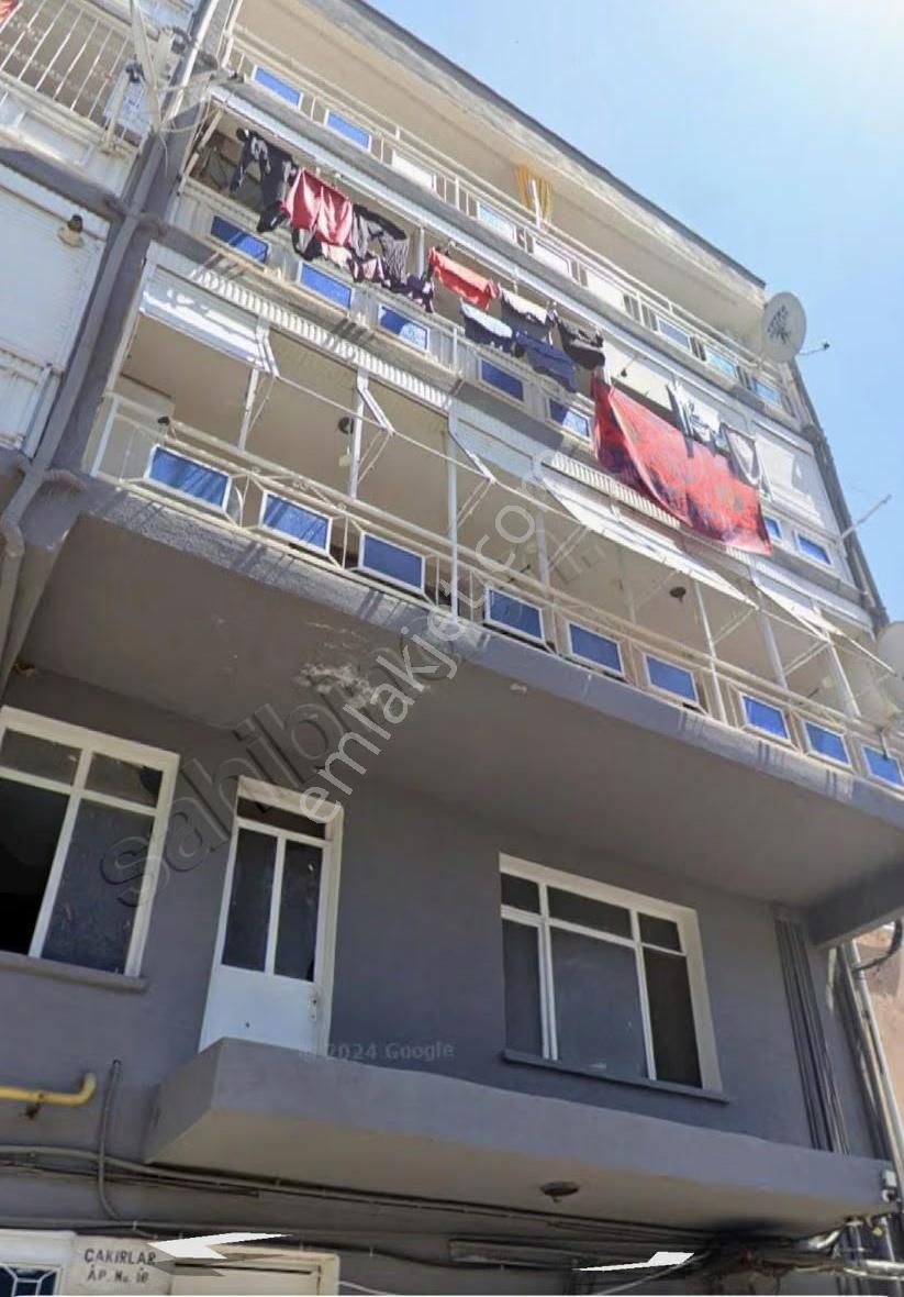 Bornova Atatürk Mahallesinde Satılık 3+1 Daire