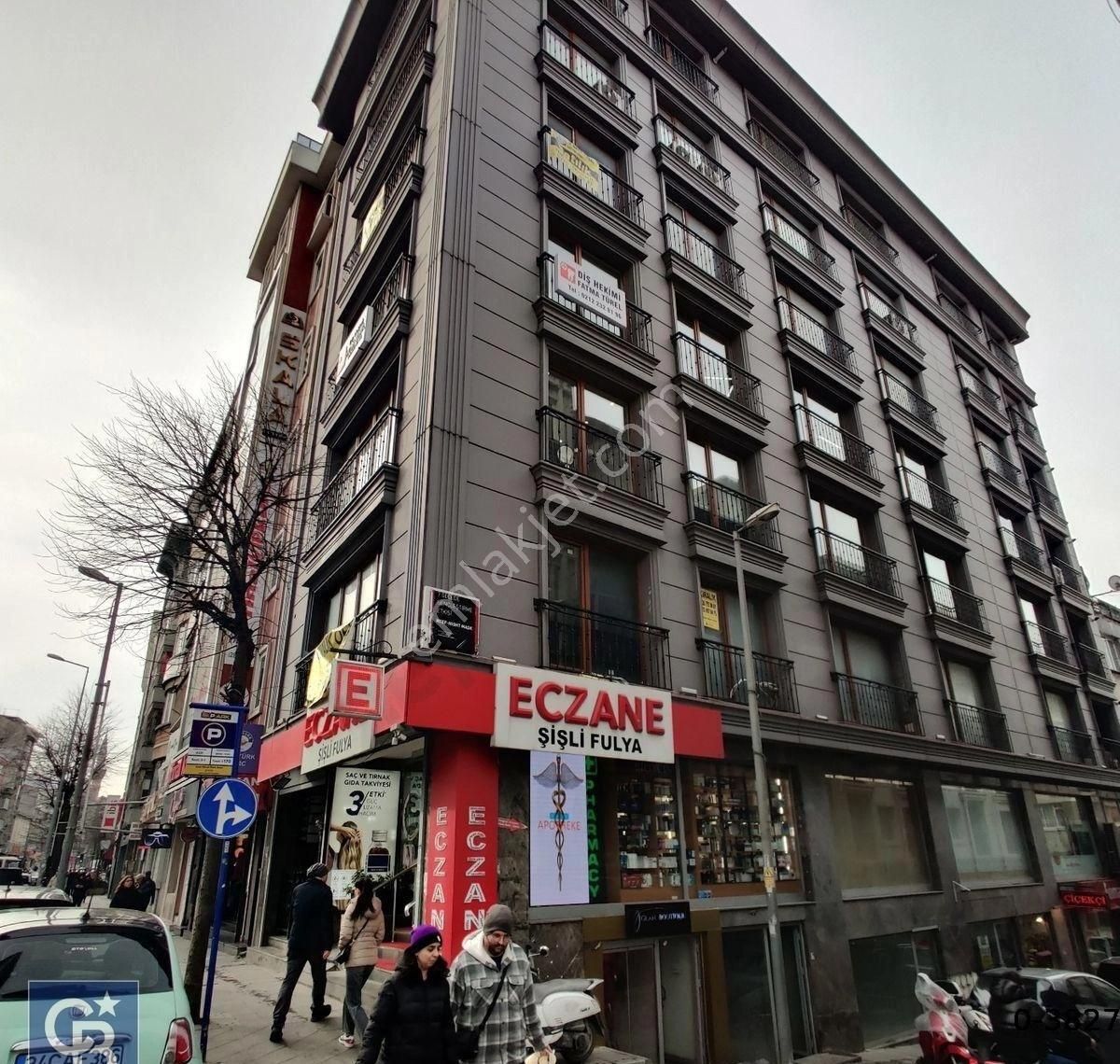 Şişli | Abide-i Hürriyete 5m Mesafede, Satılık 12m2 Dükkan
