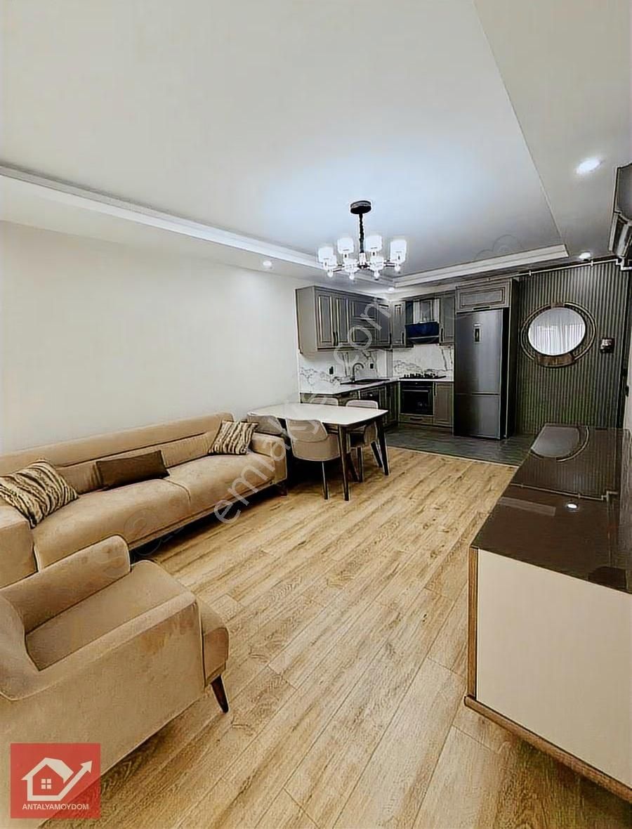 Konyaaltı Denize 200 Metre Satılık Site İçerisinde 2+1