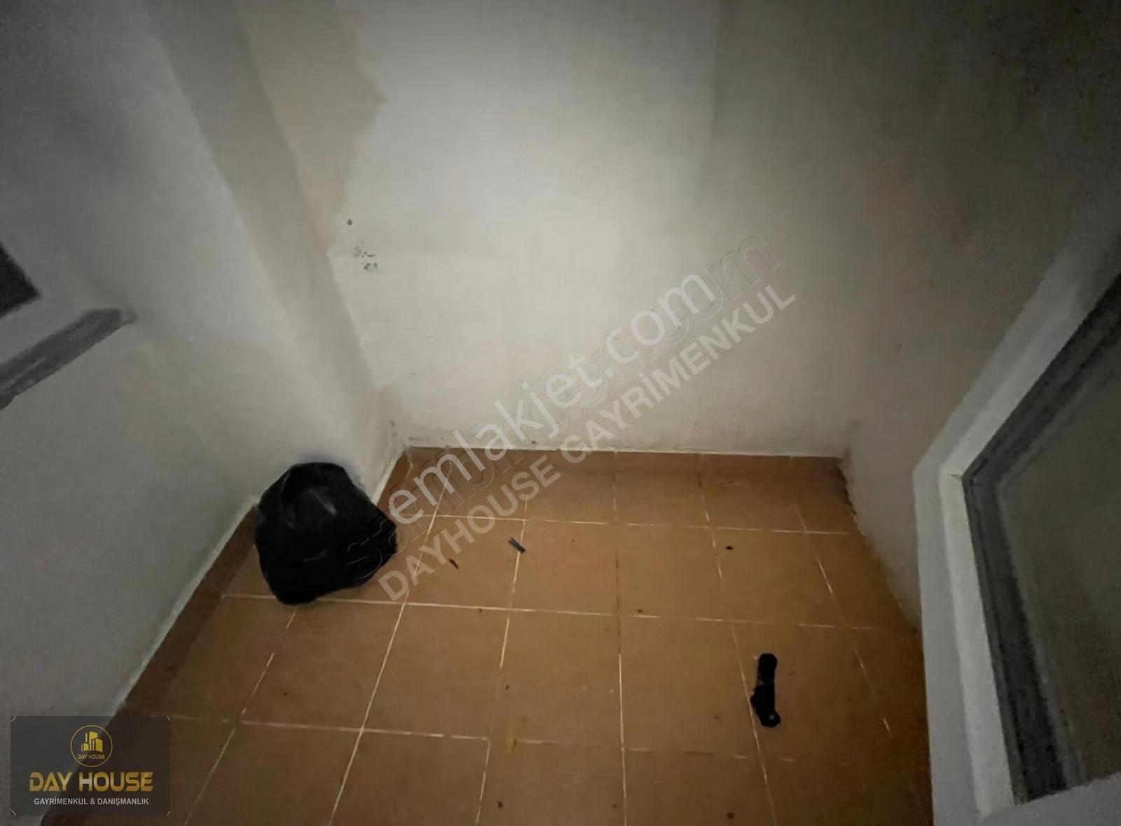 Day House Gayrimenkul'den Esentepe'de Ara Kat Daire (arka Cephe) - Görsel 8