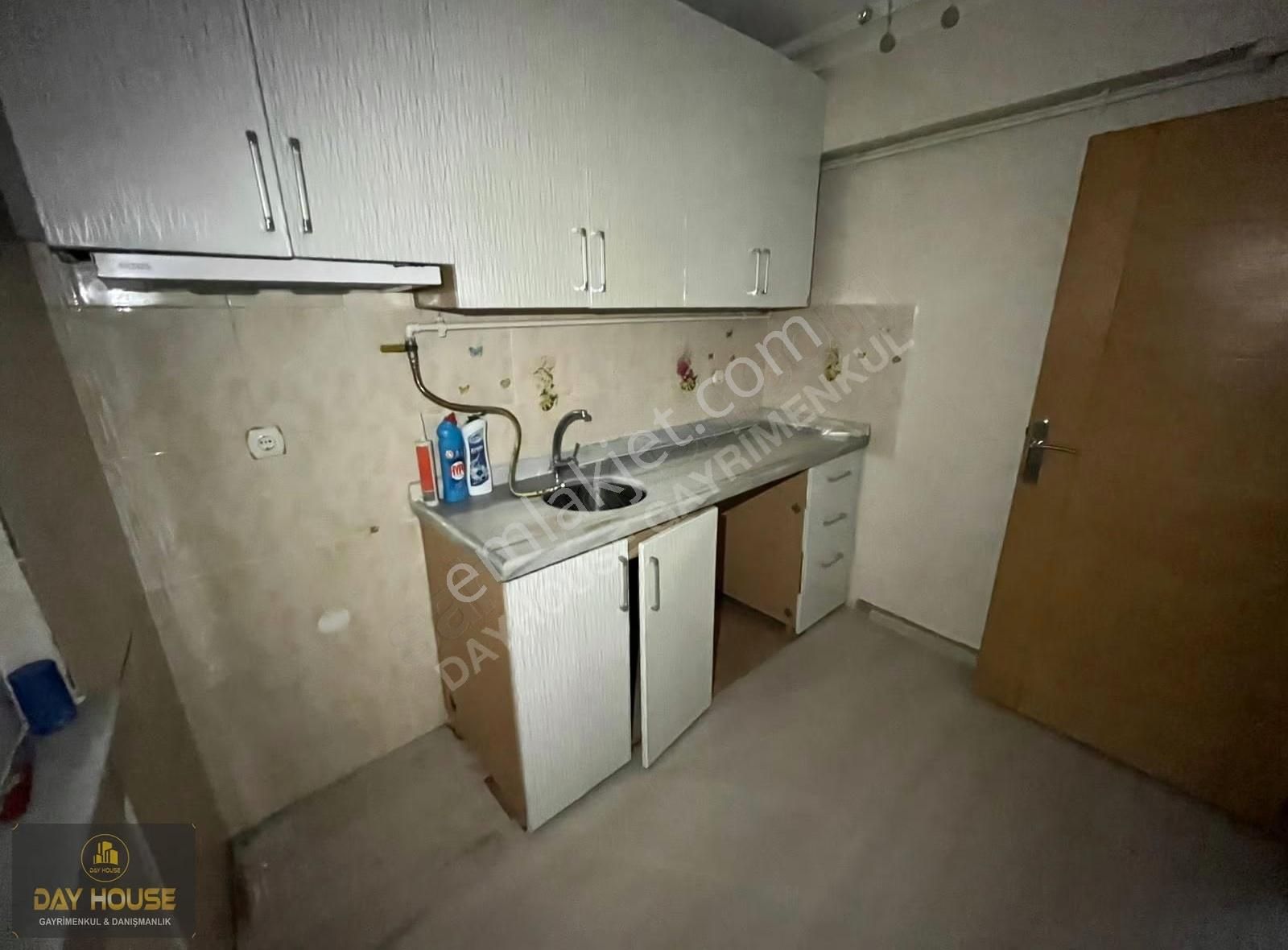 Day House Gayrimenkul'den Esentepe'de Ara Kat Daire (arka Cephe) - Görsel 24