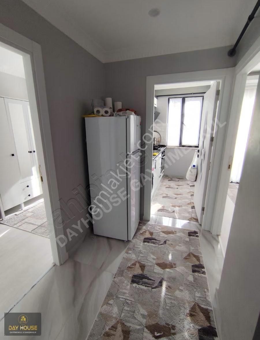 Acil Satılık Cadde Üzerinde 1 Yaşında Asansörlü Daire - Görsel 5