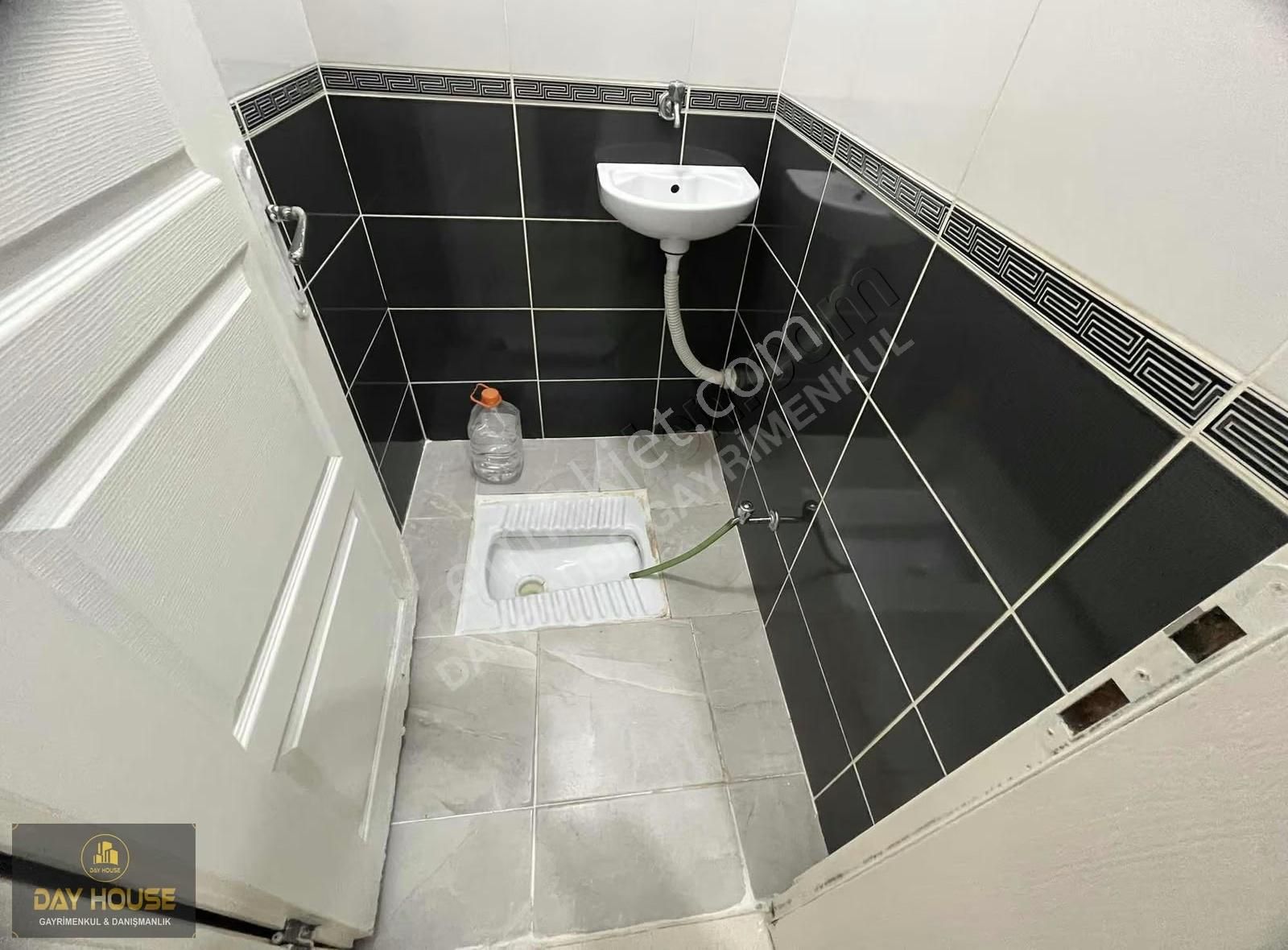 Zübeyde Hanım'da Ayrı Girişli 2+1 Yüksek Bahçe Katı - Görsel 34