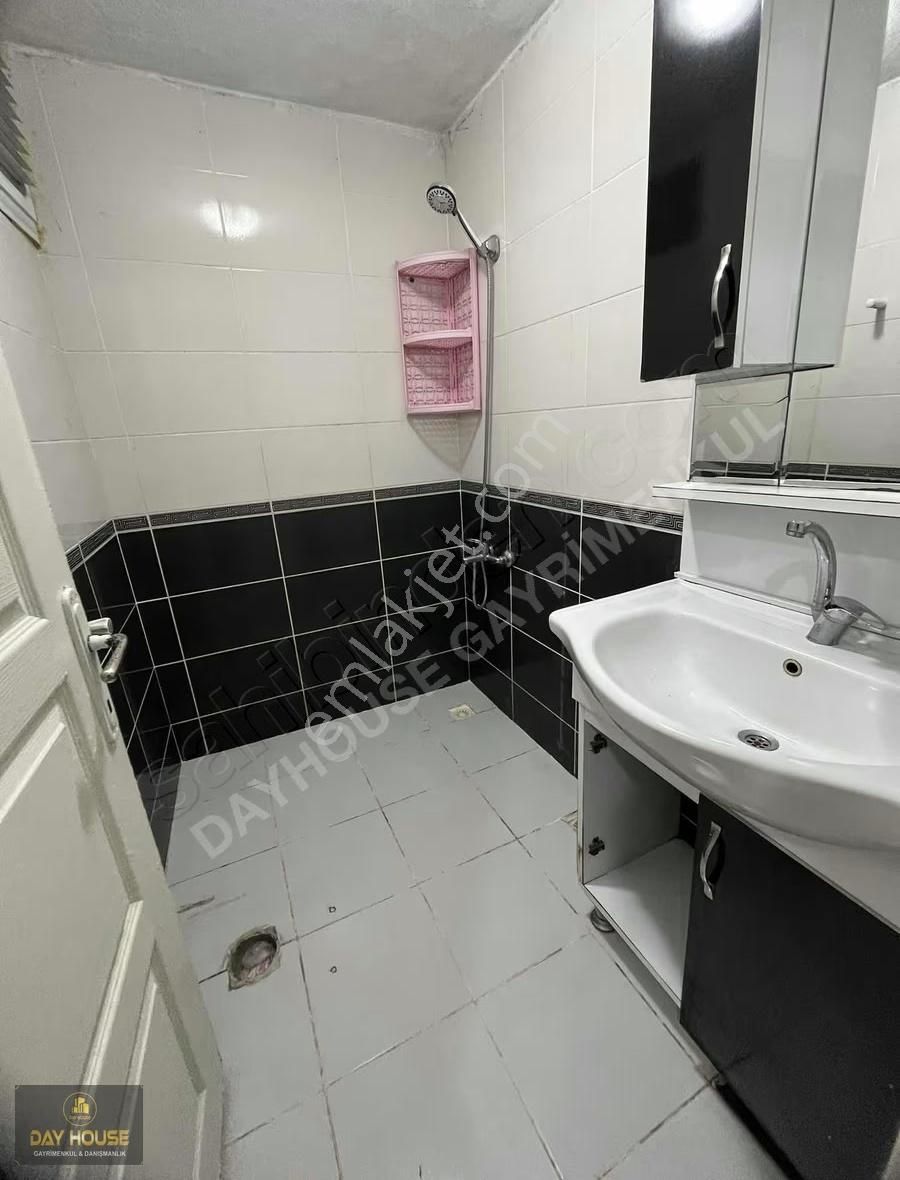 Zübeyde Hanım'da Ayrı Girişli 2+1 Yüksek Bahçe Katı - Görsel 25