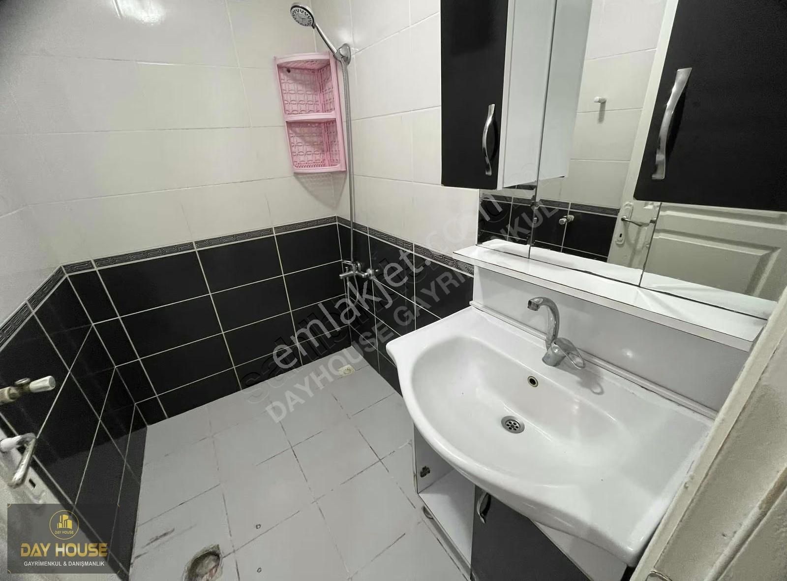 Zübeyde Hanım'da Ayrı Girişli 2+1 Yüksek Bahçe Katı - Görsel 16