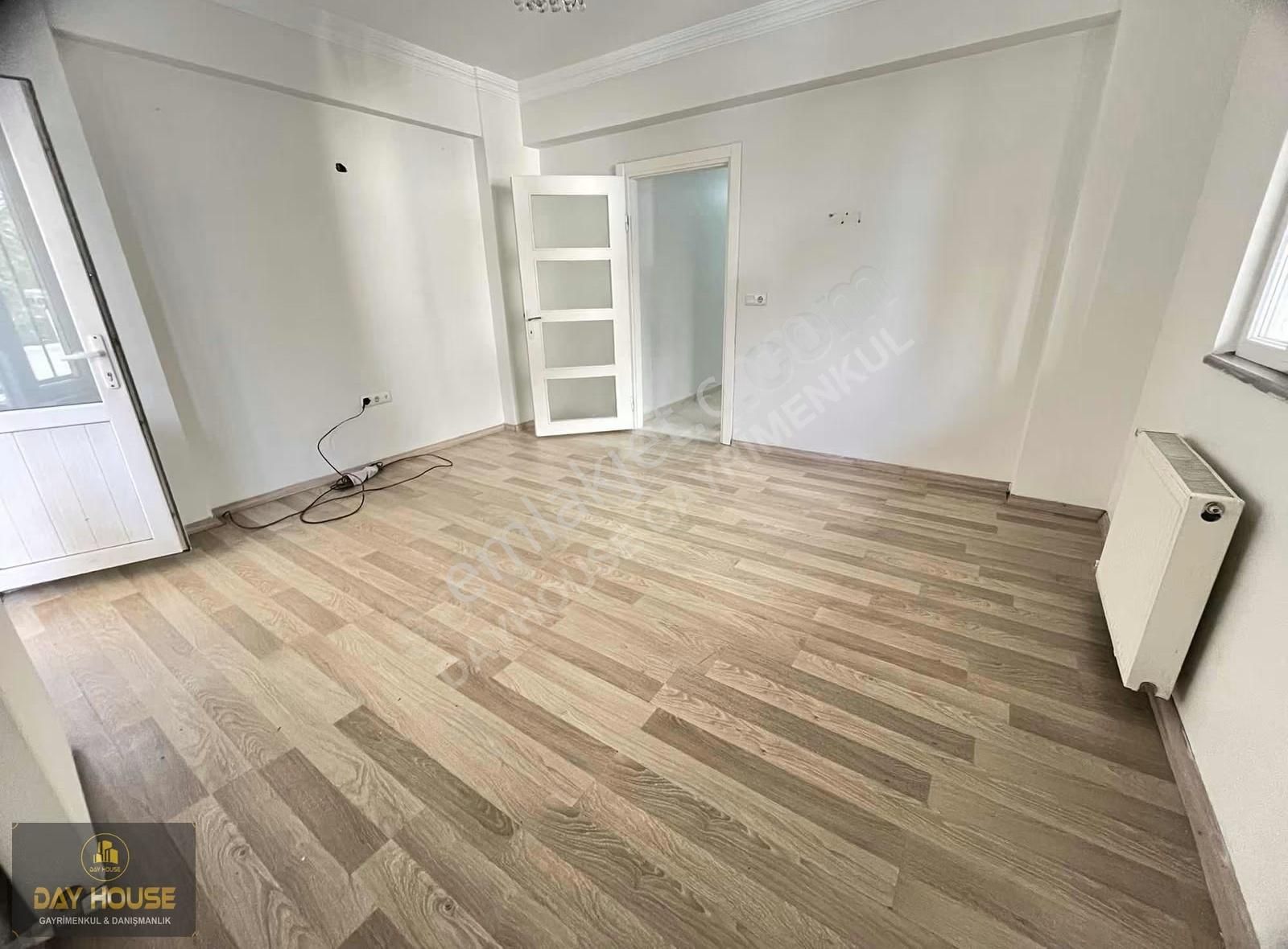 Zübeyde Hanım'da Ayrı Girişli 2+1 Yüksek Bahçe Katı