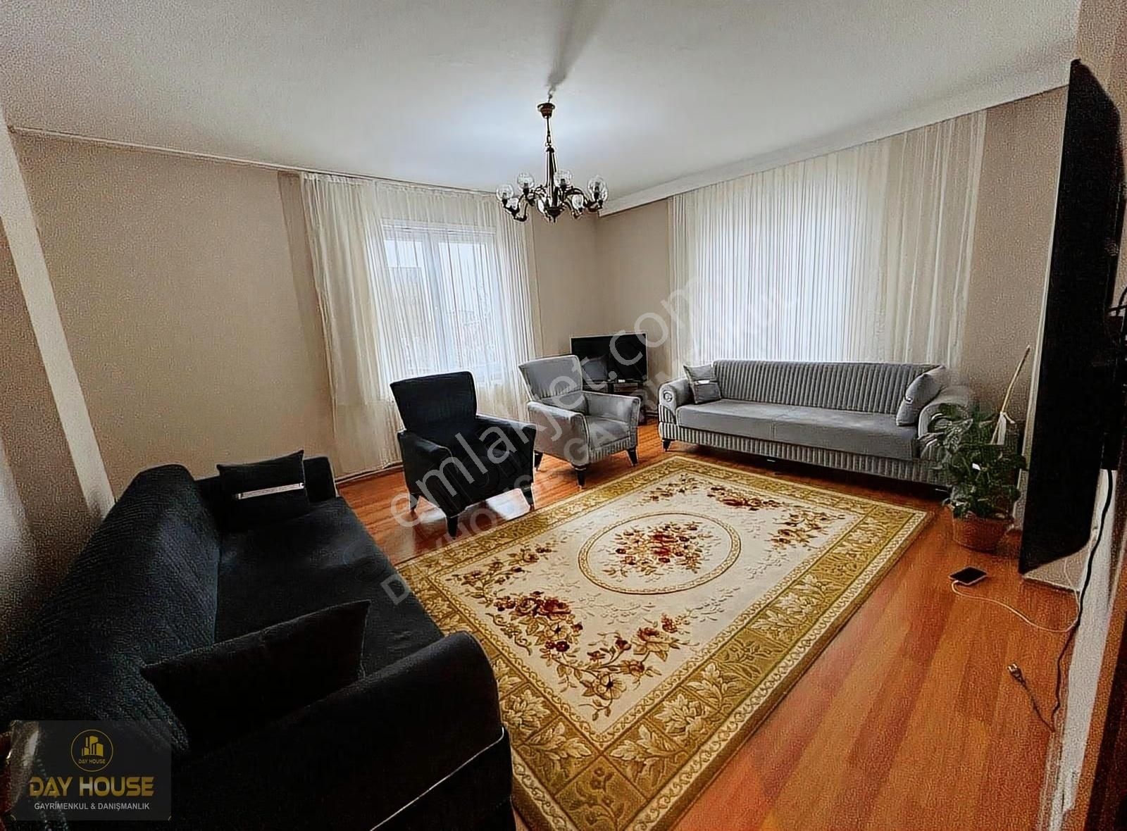 Day House'den Heykel Parkının Dibinde Ara Kat Daire