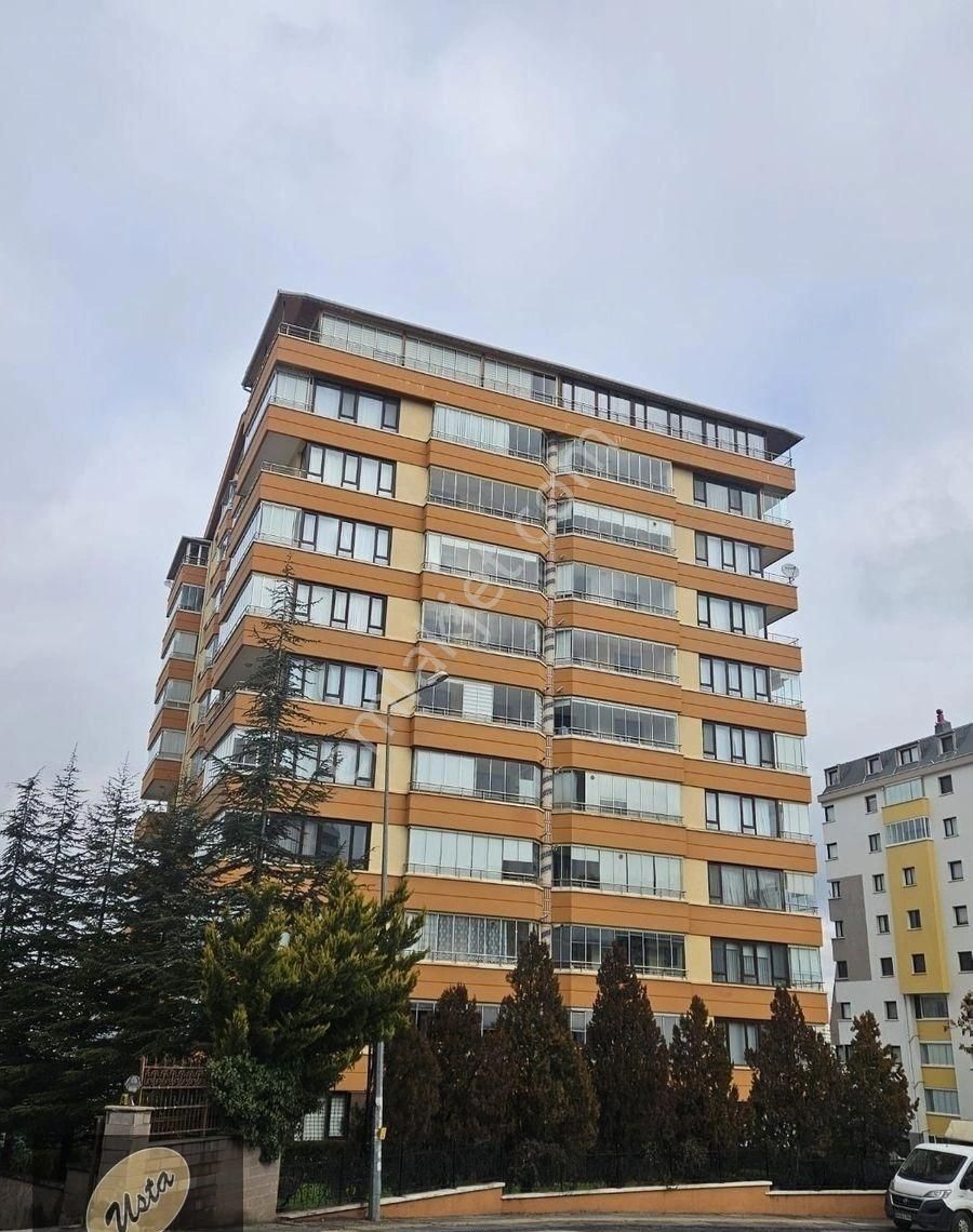 Çiğdem Mahallesinde Ara Katta 4+1 Mükemmel Kiralık Daire...