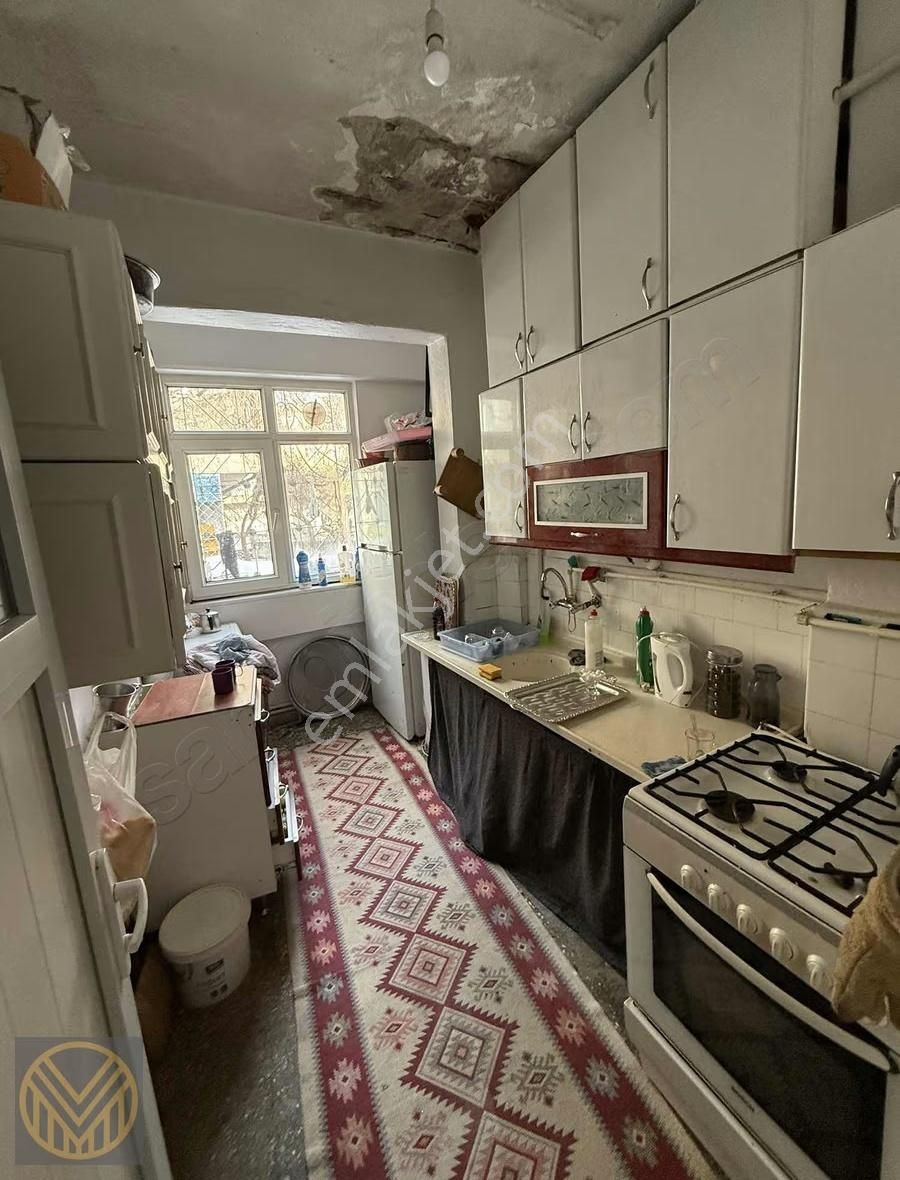 Aydınlıkevler'de Yatırımlık Meskenli Daire