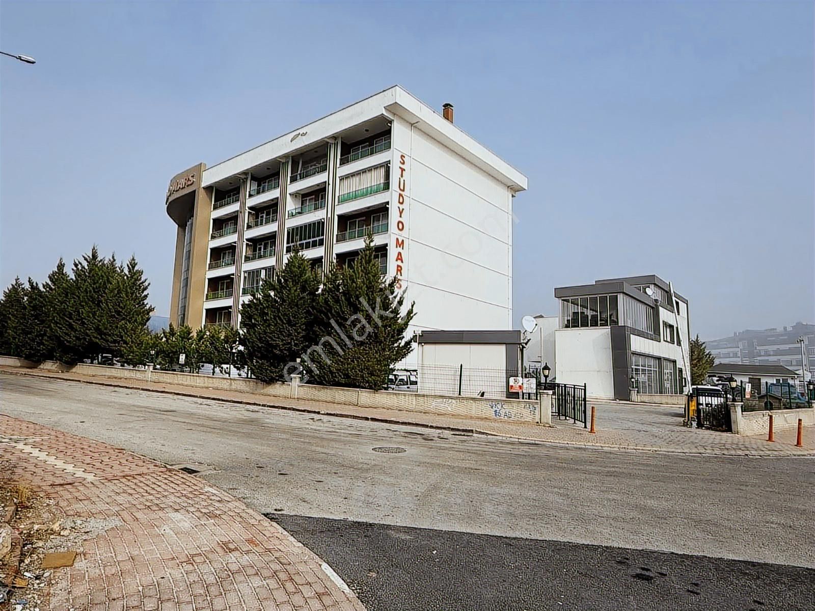 Orhan Gazi'den 2+1 Stüdyo Marsa Da Fırsat Dair Eşyalı Asansörlü - Görsel 23