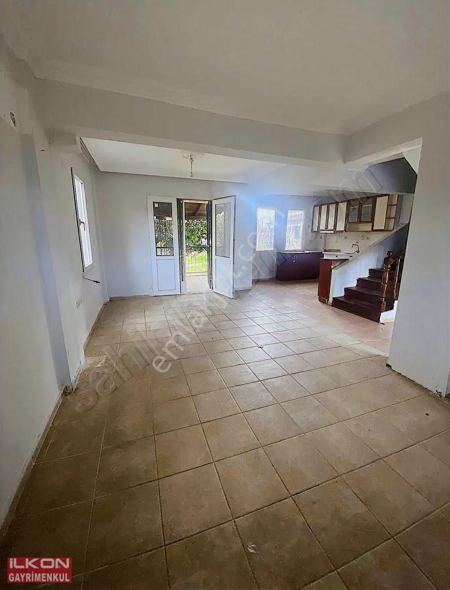 İlkon'dan Foça'da Nezih Konumda Satılık 4+1 Tripleks Villa - Görsel 15