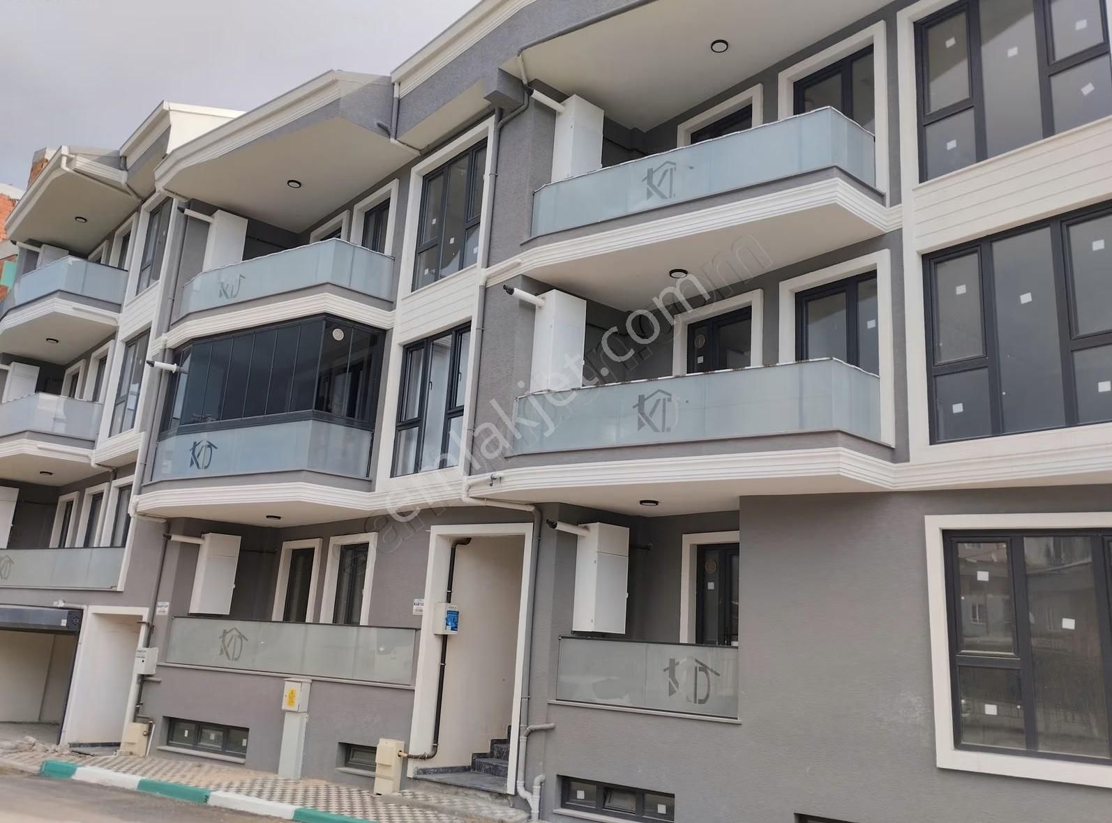 Hasanağa'da, Ayrı Mutfak, Kombili, Satılık 2+1 Sıfır Bahçe Katı - Görsel 2